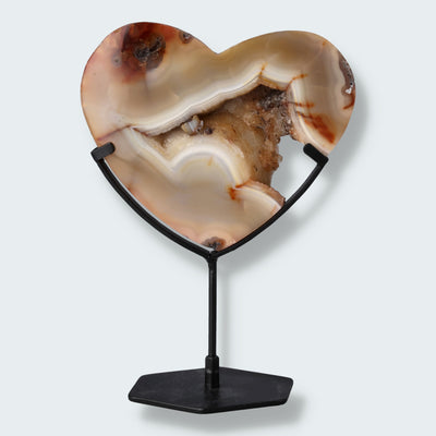 Herz auf schwarzem Standfuss aus Karneol Achat