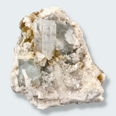 Aquamarin Stufe an Matrix und Quarz aus Pakistan (94g)