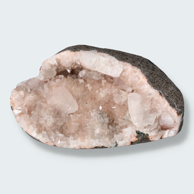 Heulandit Euzeolit Geode mit Apophyllit aus Indien (344g)