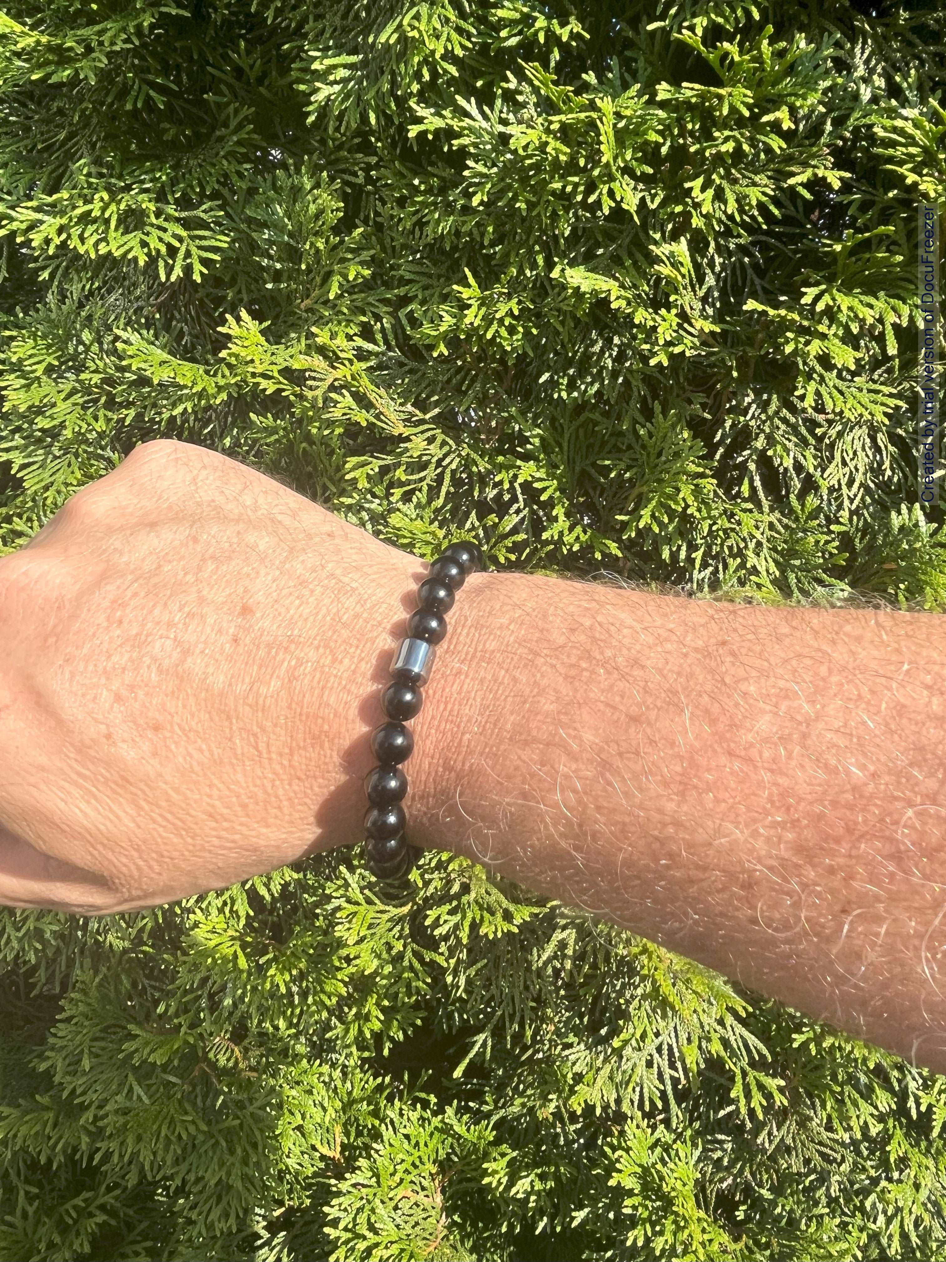 Armband aus Obsidian-Perlen 8 mm mit Charm - verschiedene Varianten - 1 Stück