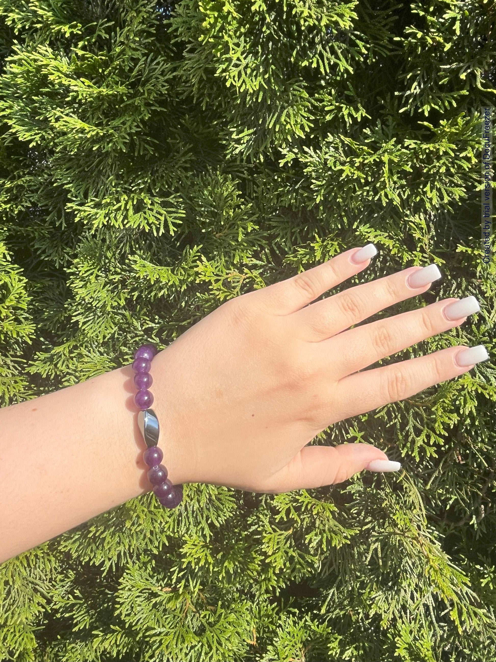 Armband aus Amethyst-Perlen 8 mm mit Charm - verschiedene Varianten - 1 Stück