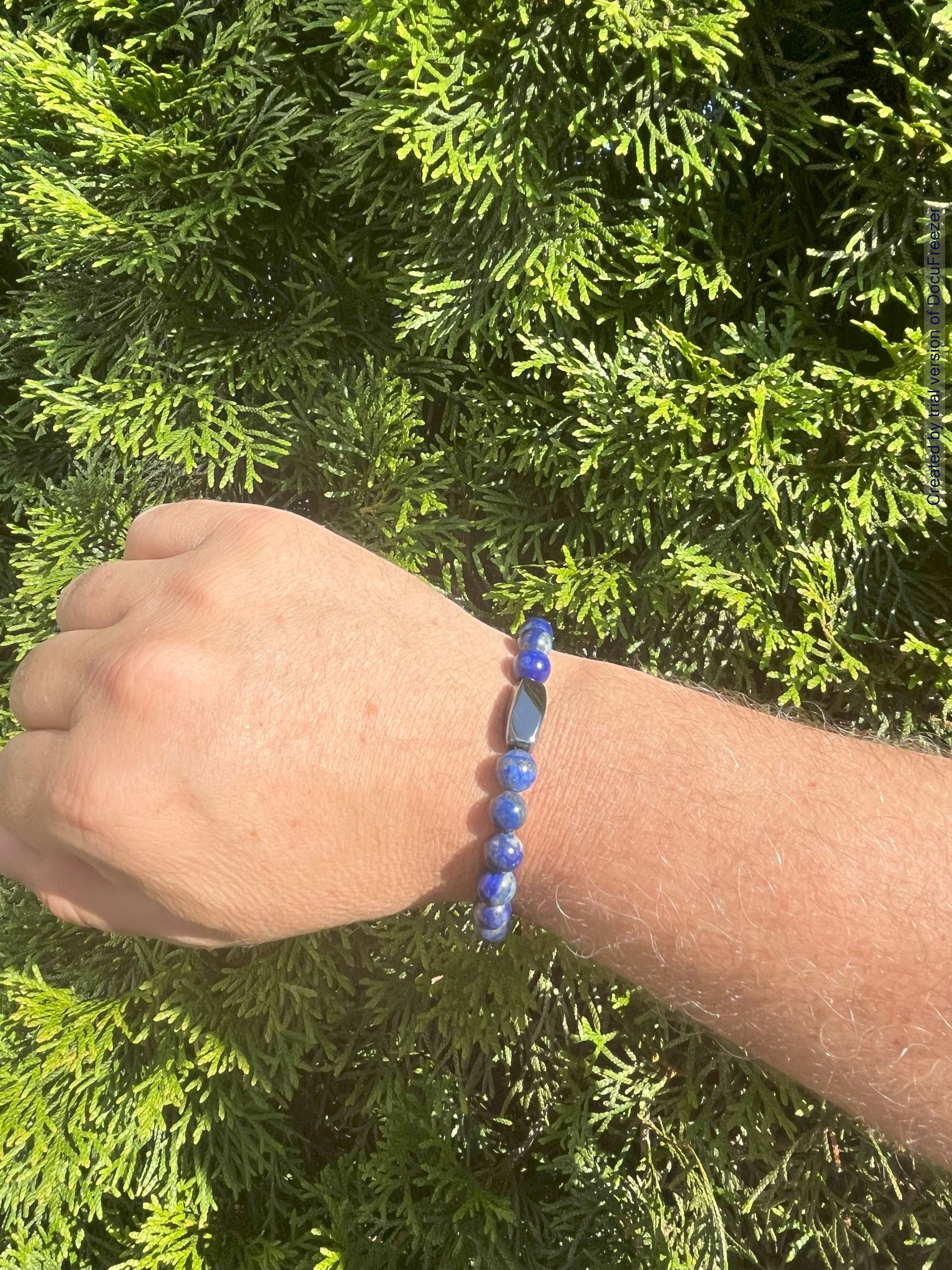 Armband aus Lapis Lazuli-Perlen 8 mm mit Charm - verschiedene Varianten - 1 Stück