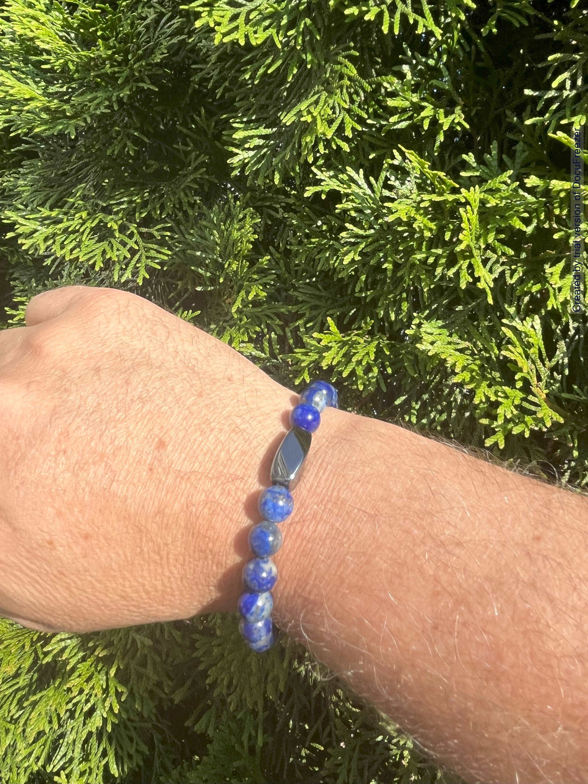 Armband aus Lapis Lazuli-Perlen 8 mm mit Charm - verschiedene Varianten - 1 Stück