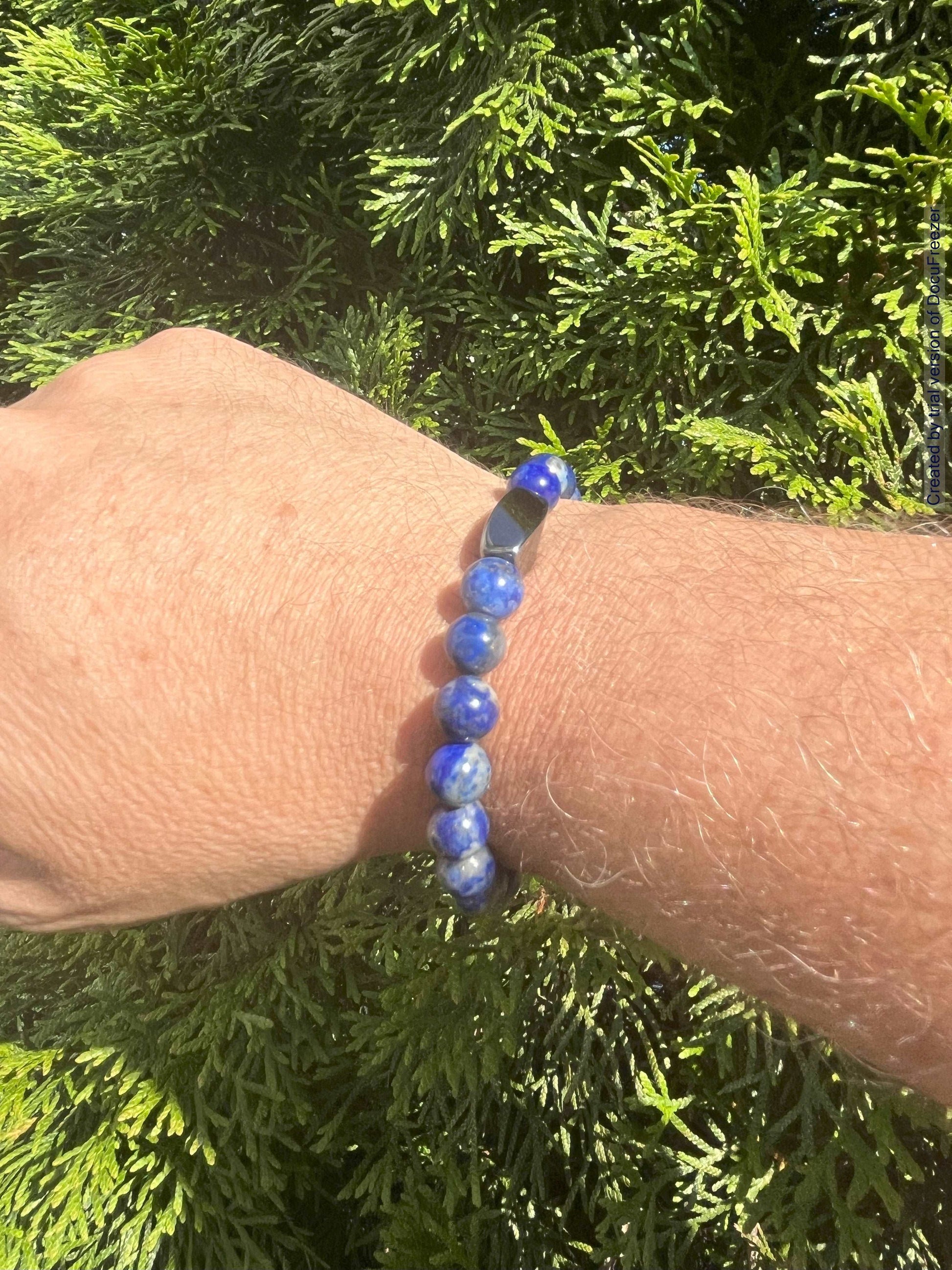 Armband aus Lapis Lazuli-Perlen 8 mm mit Charm - verschiedene Varianten - 1 Stück