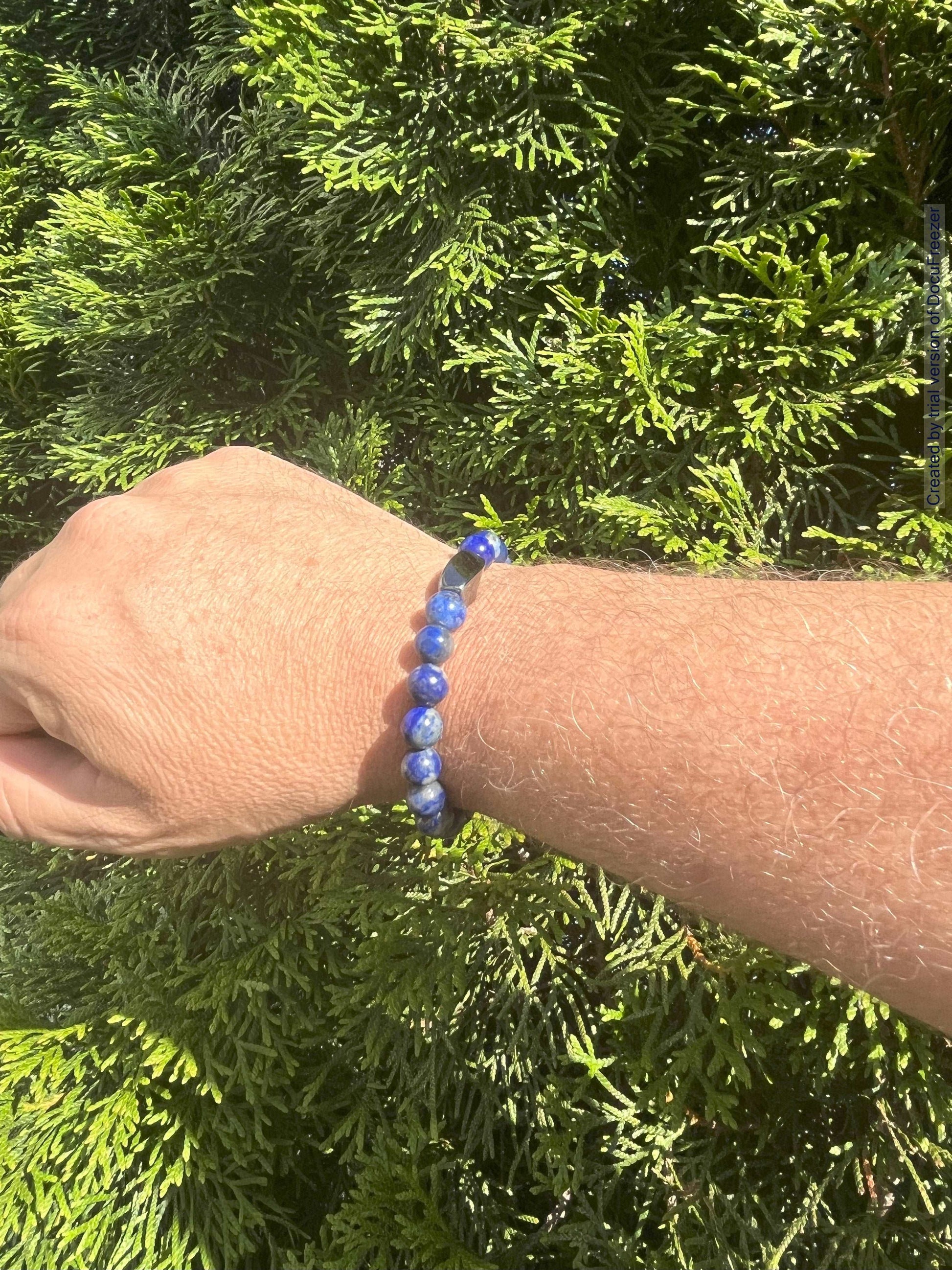 Armband aus Lapis Lazuli-Perlen 8 mm mit Charm - verschiedene Varianten - 1 Stück