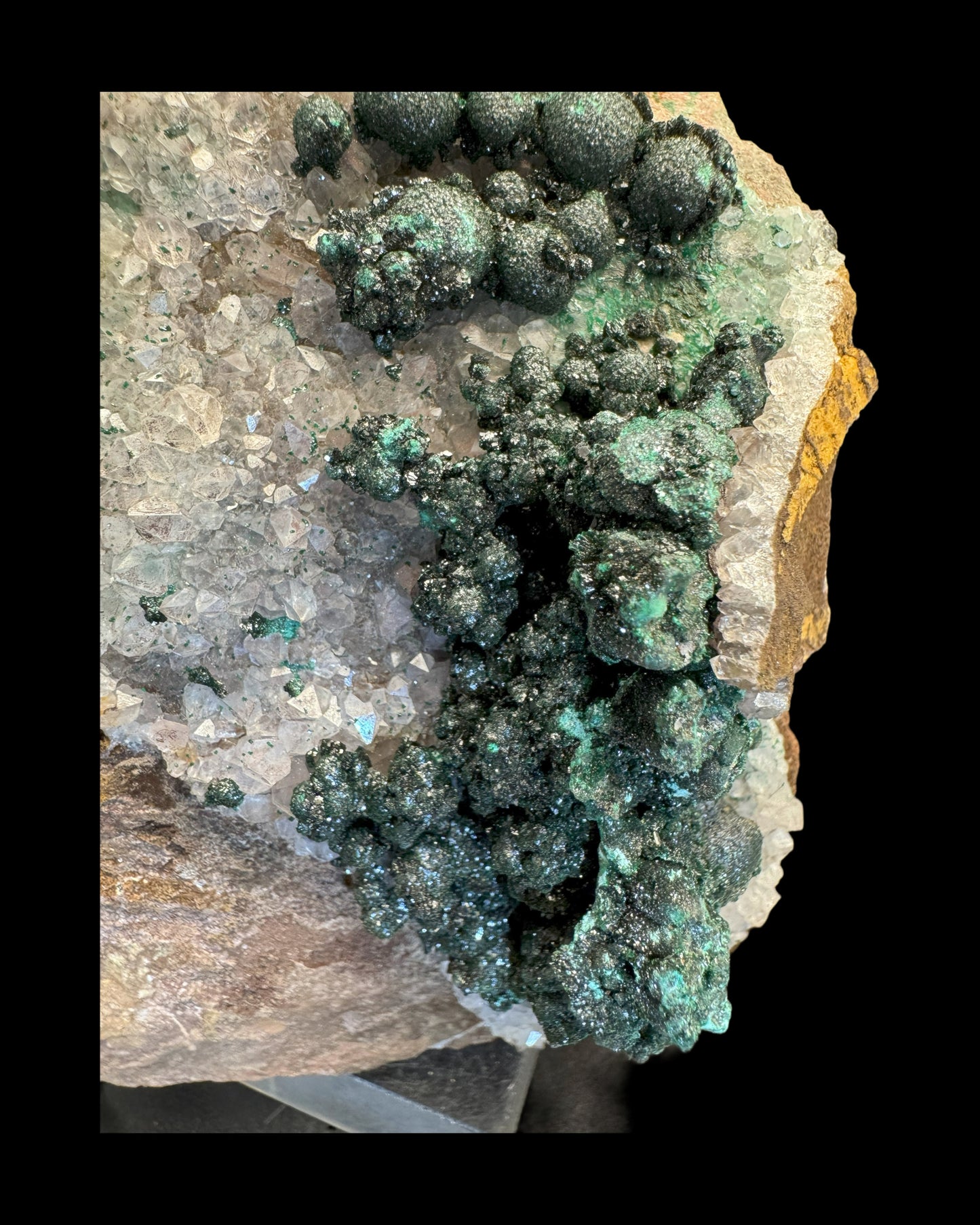 seltener kugeliger Malachit in Kongo Quarz 837g mit Dolomit Matrix aus Kambove