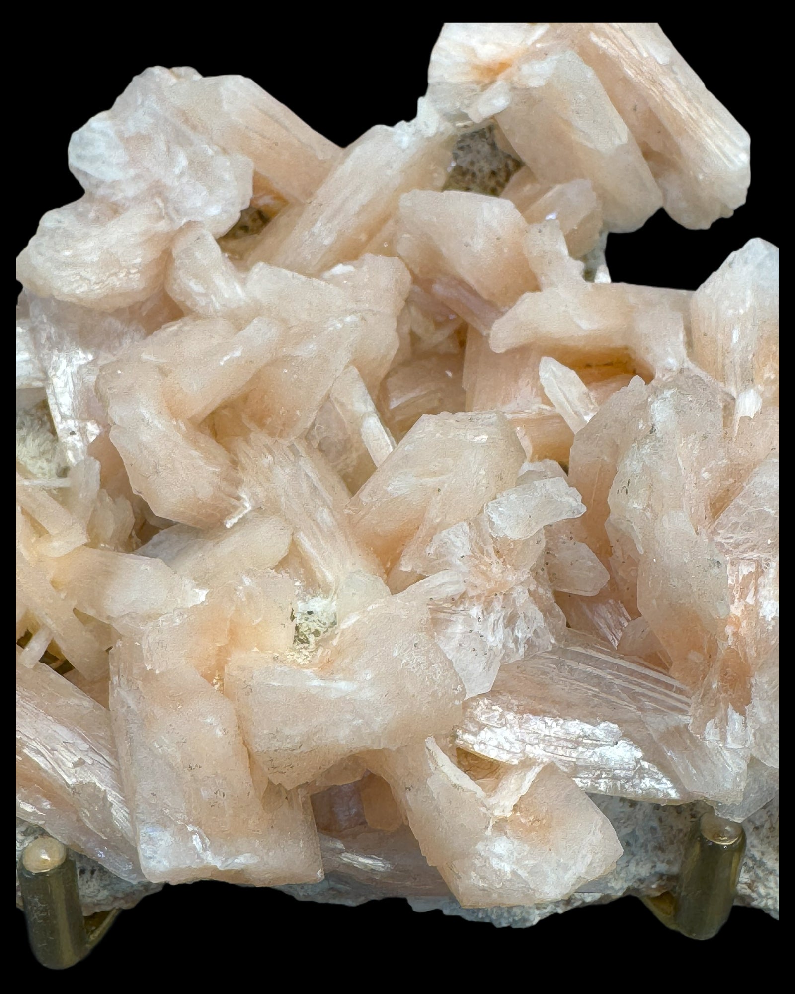 Stilbit Cluster Handstufe auf Zeolith aus Indien (164g) - viele grosse Kristalle - crystal paradise