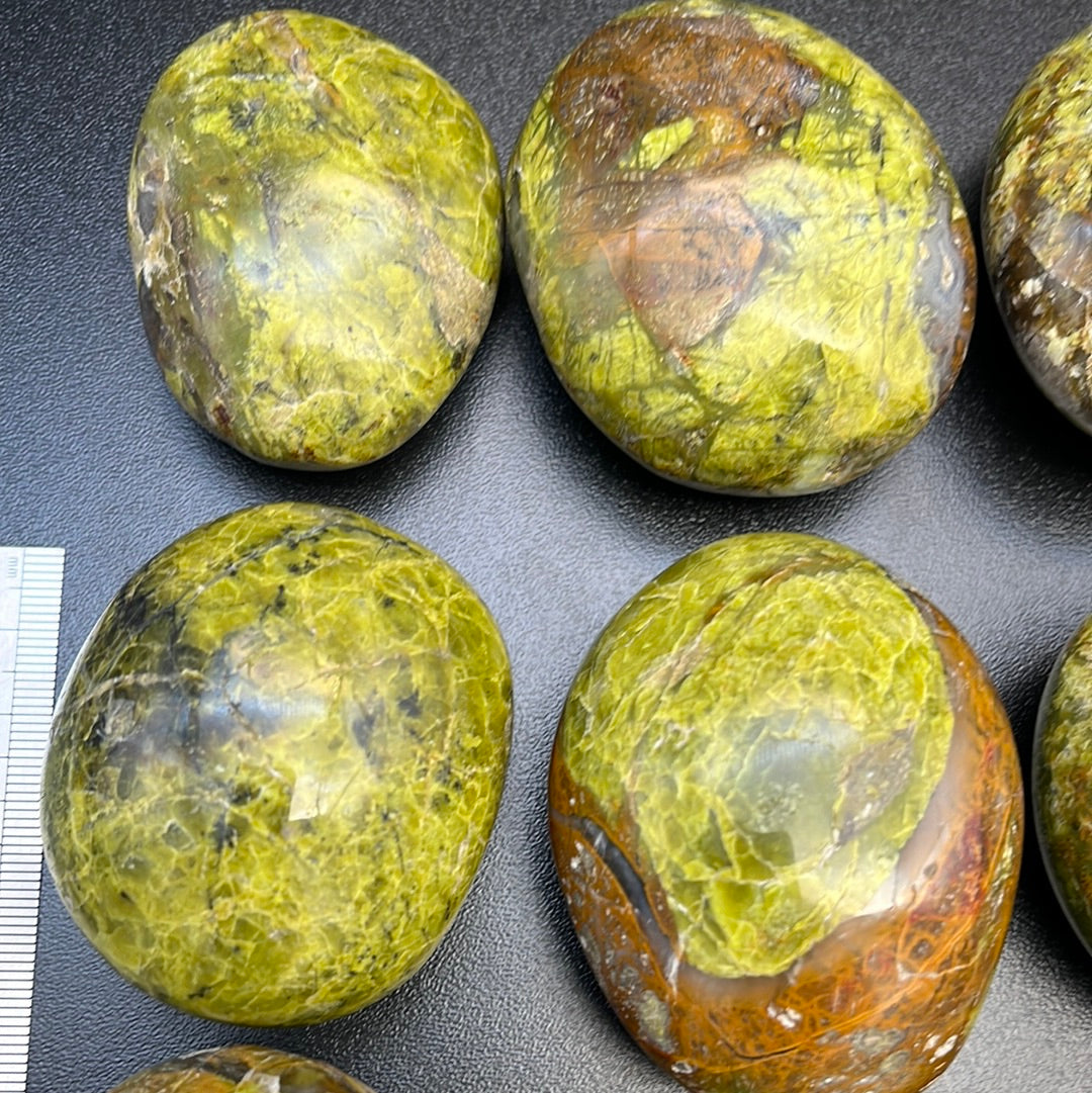 Grüner (gemeiner) Opal Handschmeichler - 1 Stück (>100g) - crystal paradise