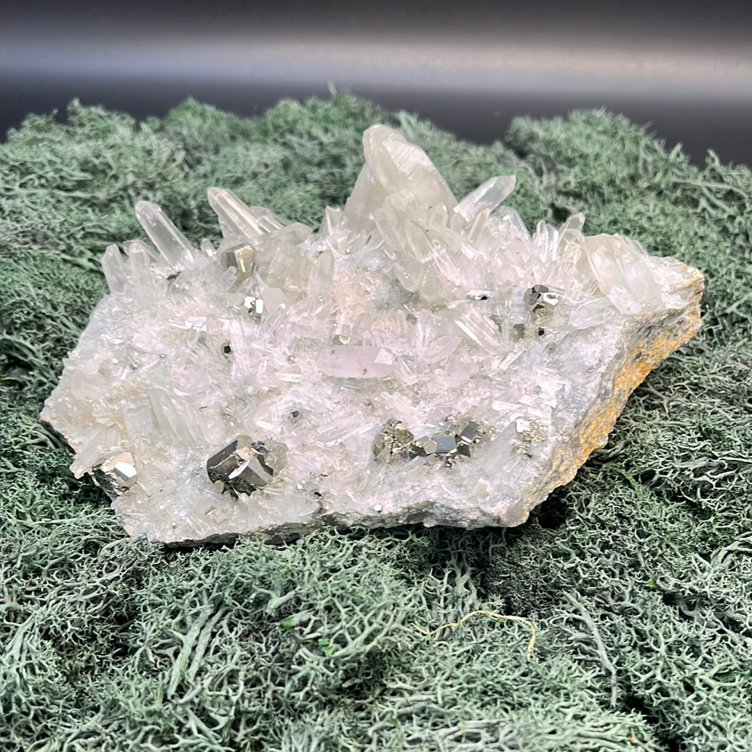 Pyrit an Bergkristall aus Indonesien (999g) - Grossstufe - Schöne Kristallspitzen - crystal paradise