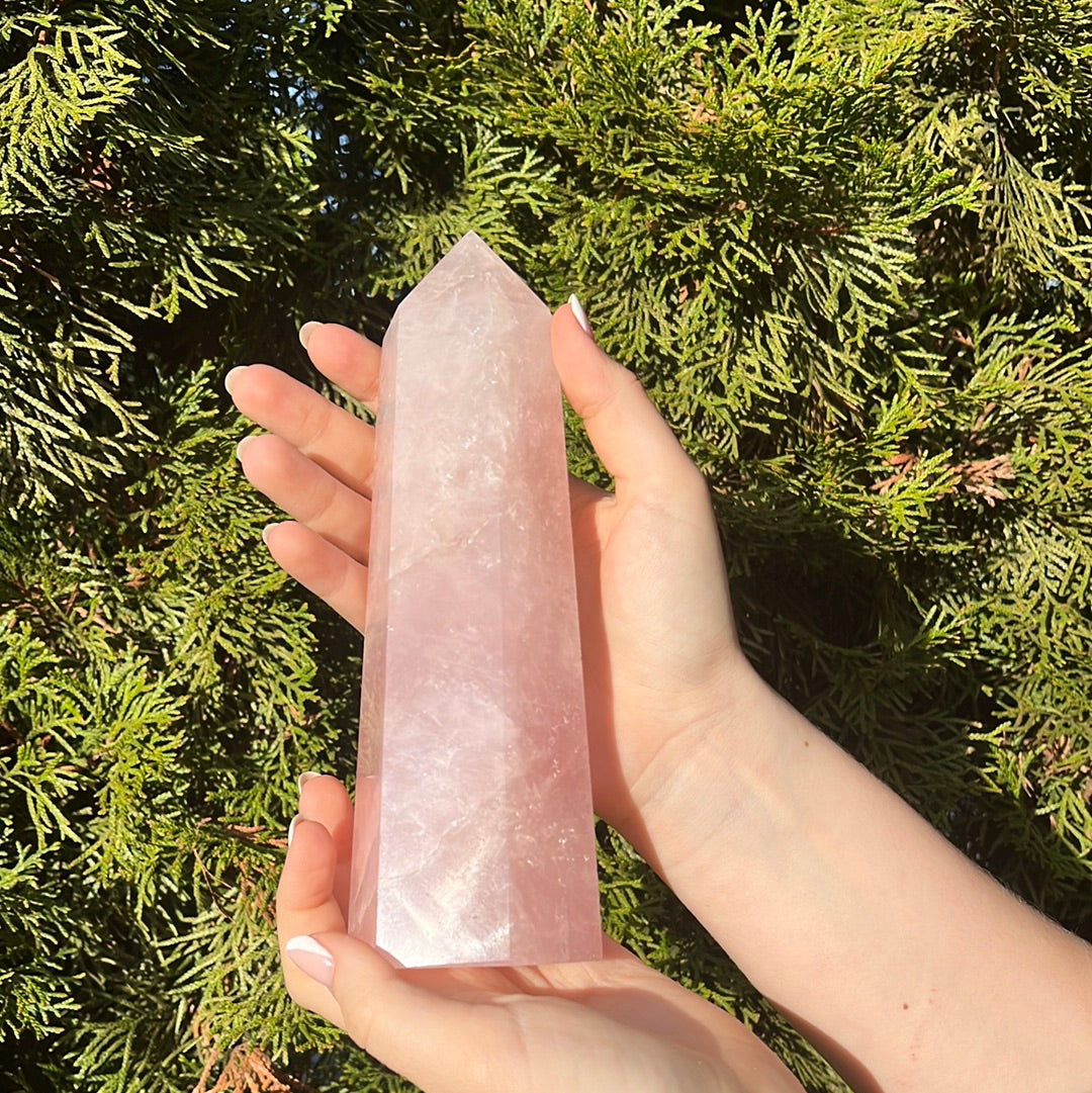 Rosenquarz Obelisk (rosa transparent)- 1 Stück - crystal paradise