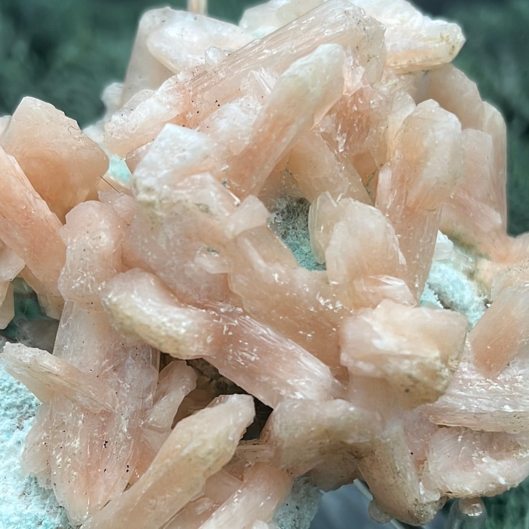 Stilbit Cluster Handstufe auf Zeolith aus Indien (147g) - viele grosse Kristalle - crystal paradise