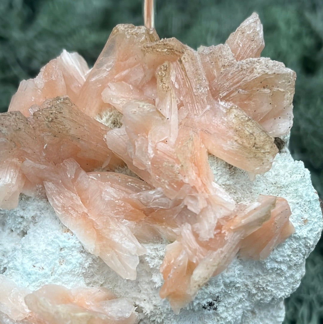 Stilbite cluster specimen on zeolite from India (160g) - many large ...