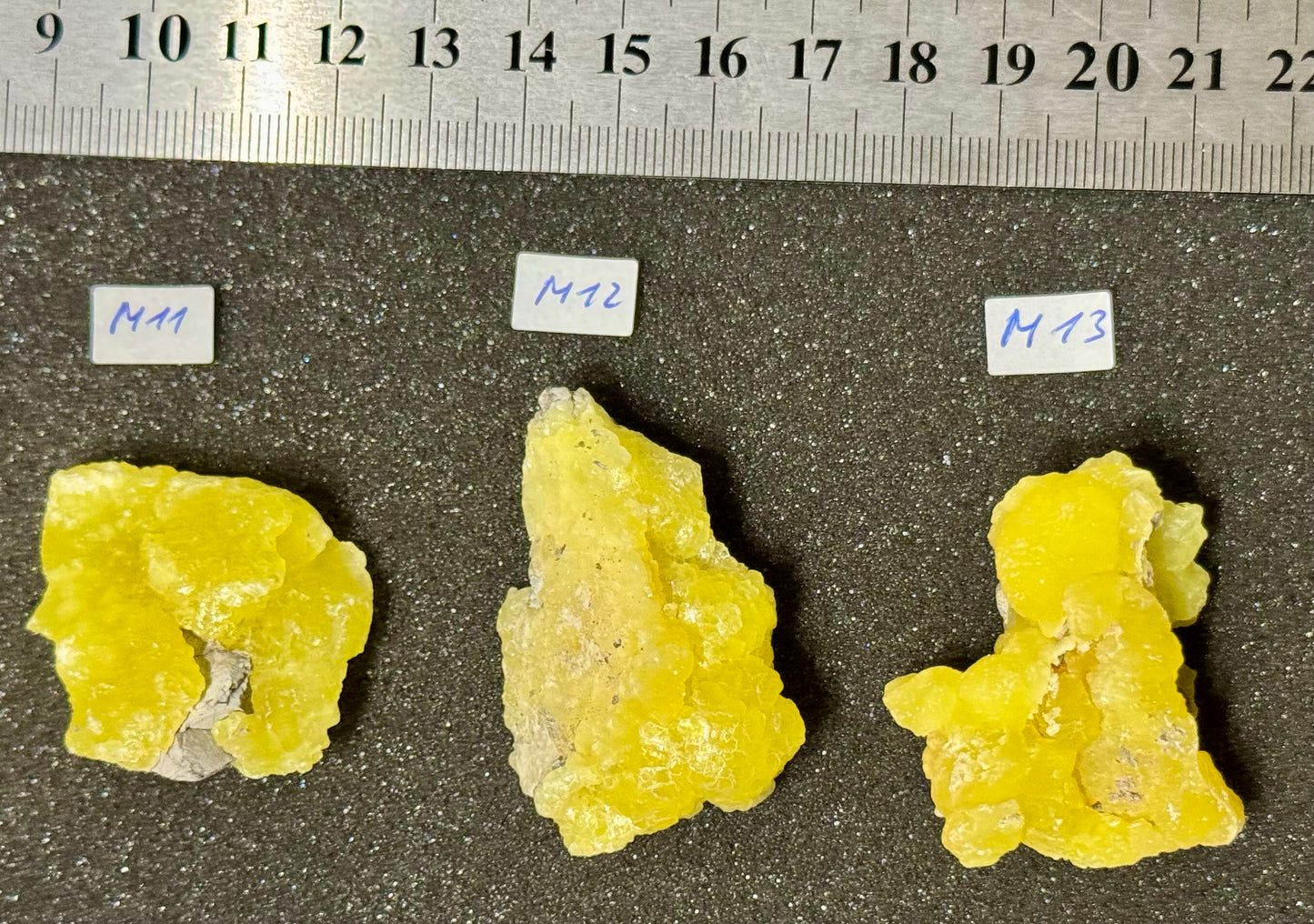 Brucit aus Kharan, Pakistan- verschiedene Stücke (M >10g) - 1 Stück - leuchtend schönes Gelb - crystal paradise