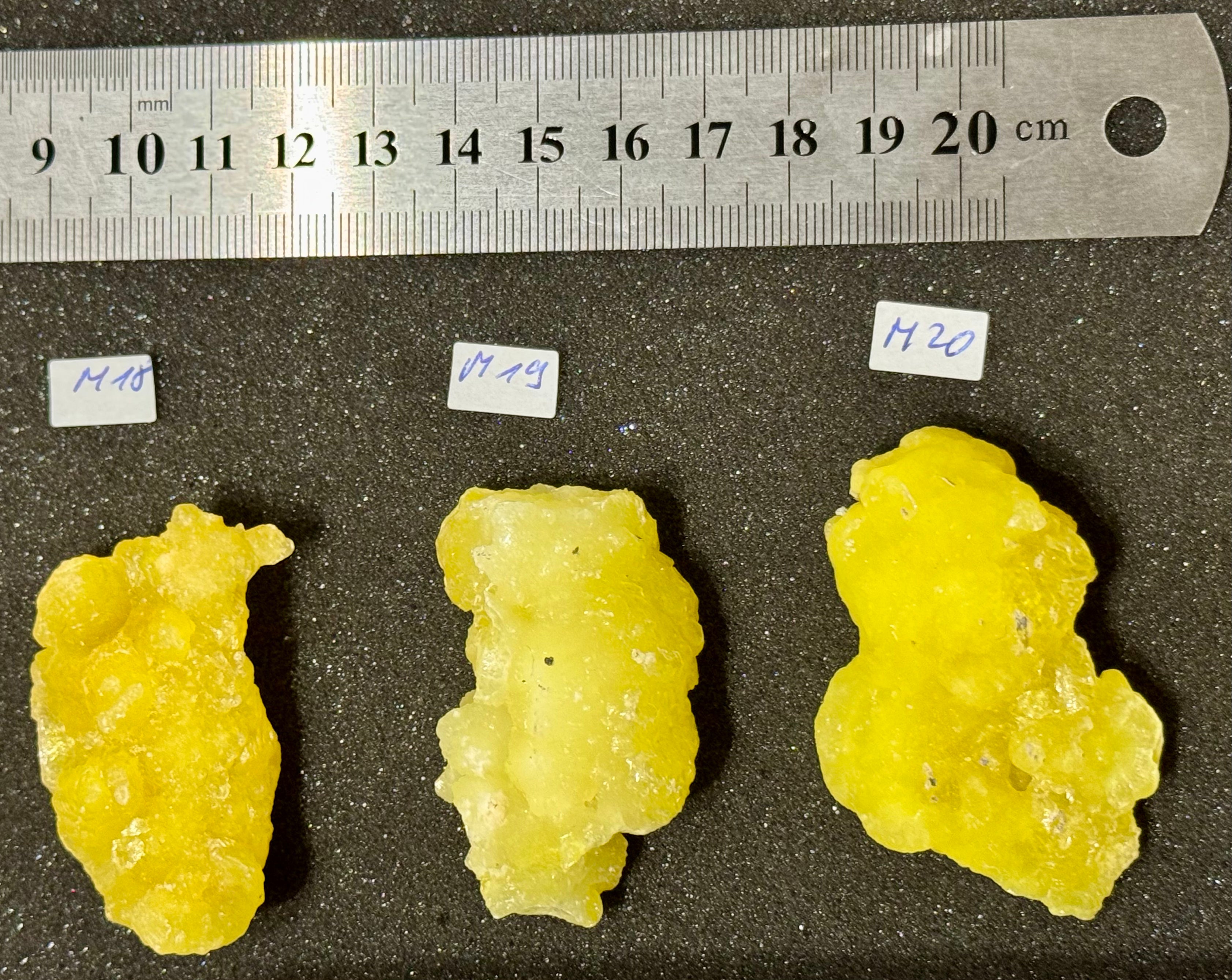 Brucit aus Kharan, Pakistan- verschiedene Stücke (M >10g) - 1 Stück - leuchtend schönes Gelb - crystal paradise