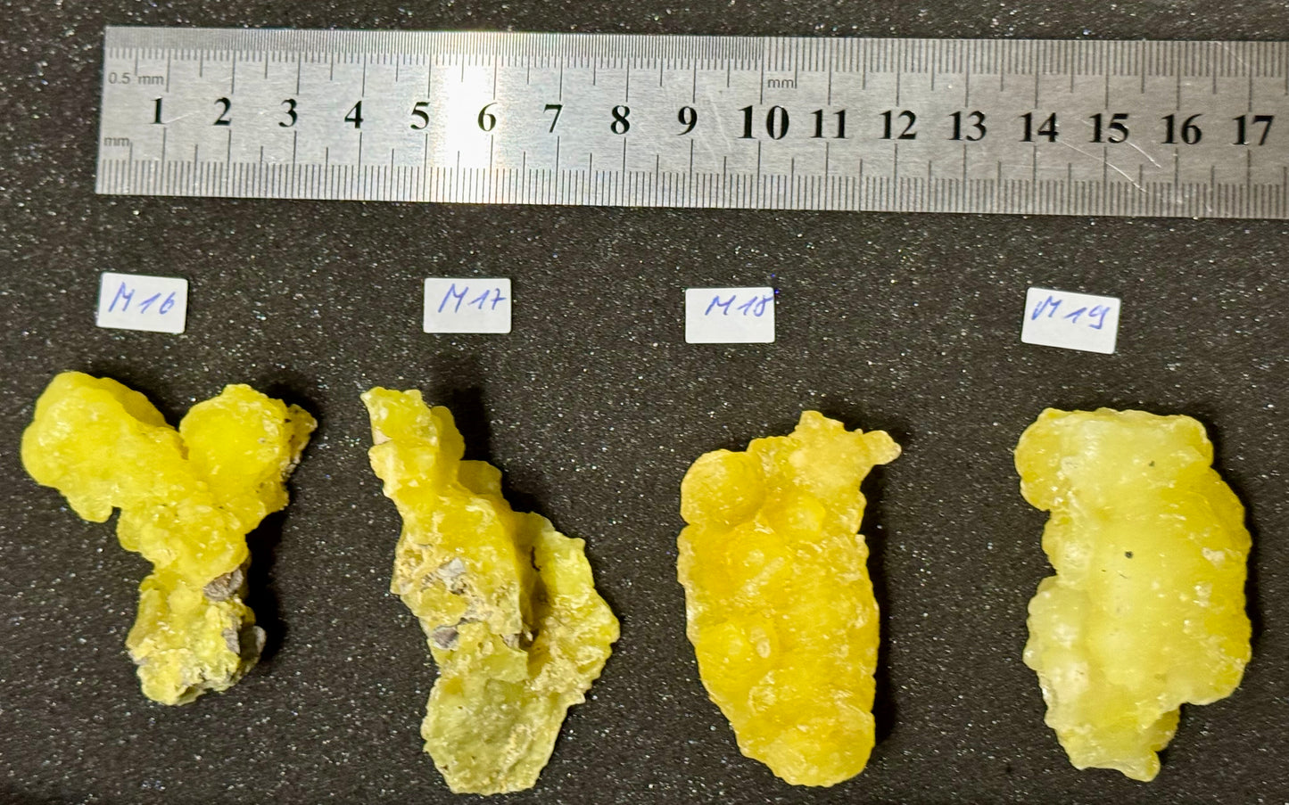 Brucit aus Kharan, Pakistan- verschiedene Stücke (M >10g) - 1 Stück - leuchtend schönes Gelb - crystal paradise