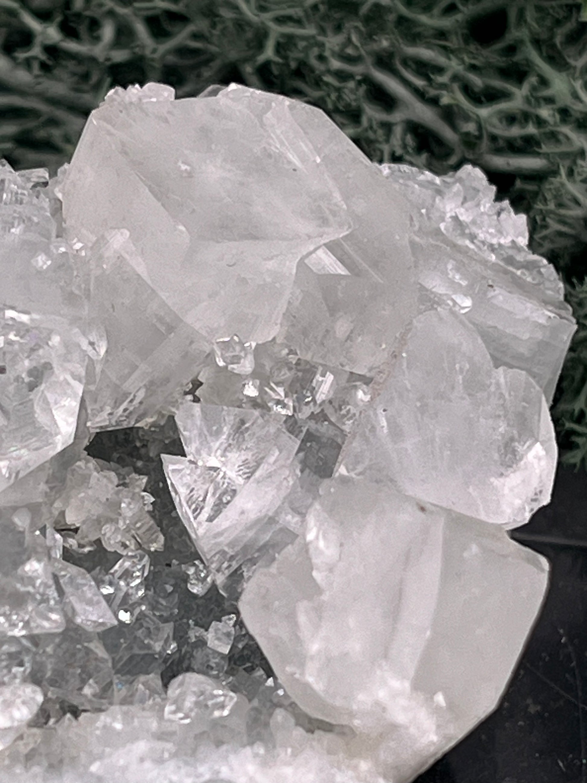 Apophyllit Stufe aus Indien (76g) - schöne grosse Kristalle gut angeordnet - crystal paradise