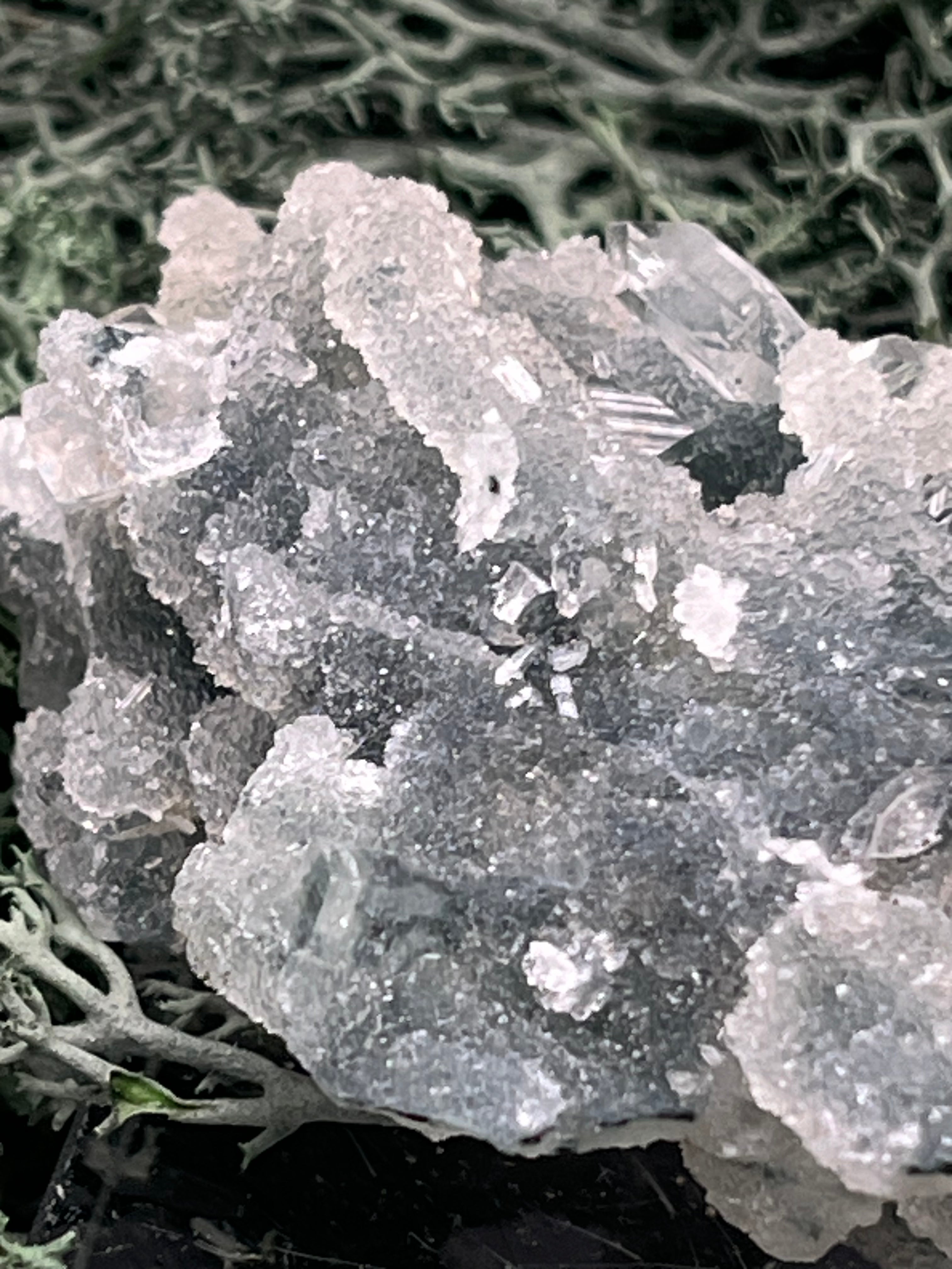 Apophyllit Stufe aus Indien (42g) - sehr schöne grosse Kristalle zusammen mit Sugar Crystals - crystal paradise