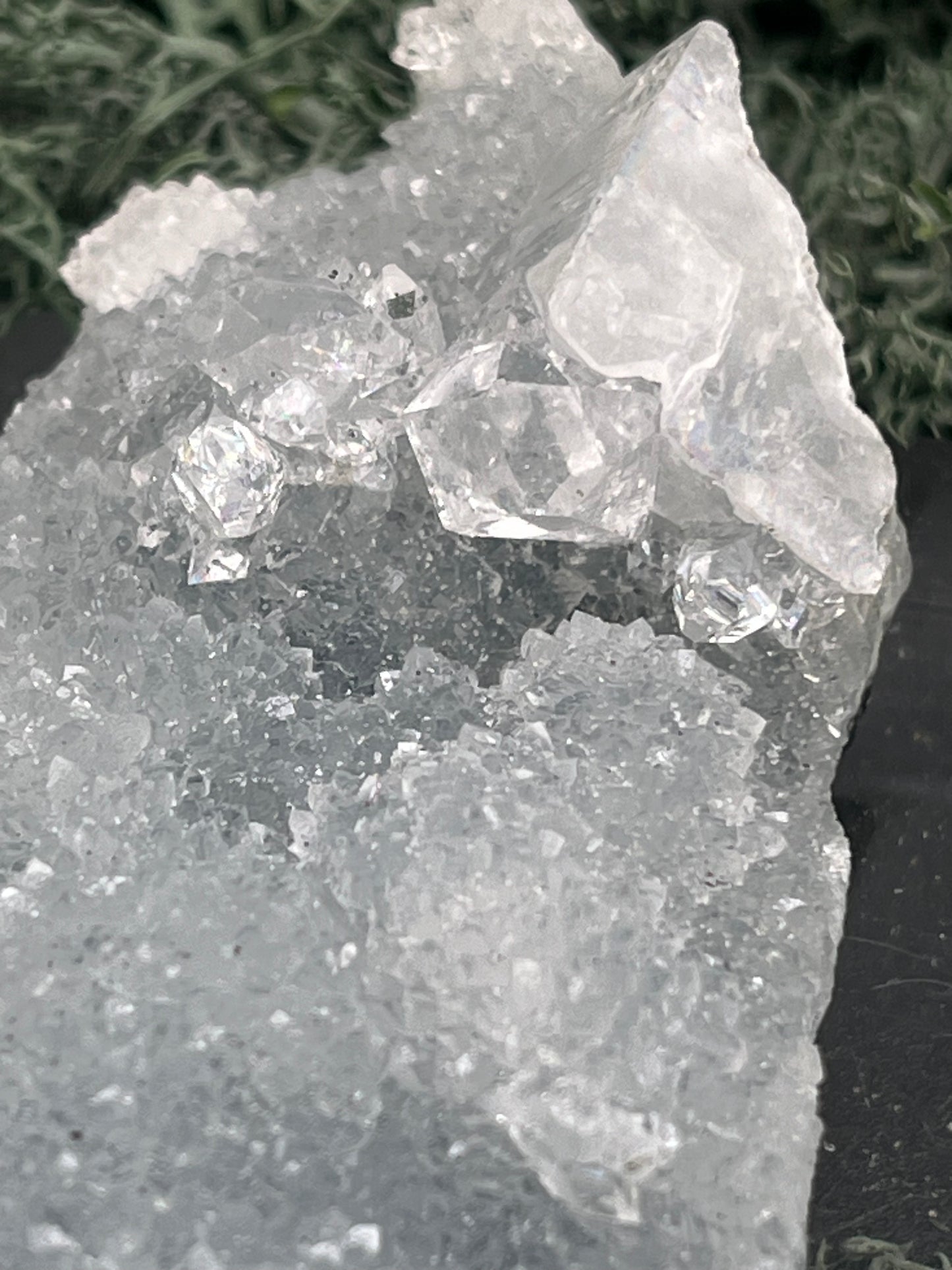 Apophyllit Stufe aus Indien (37g) - schöne grosse Kristalle zusammen mit Sugar Crystals