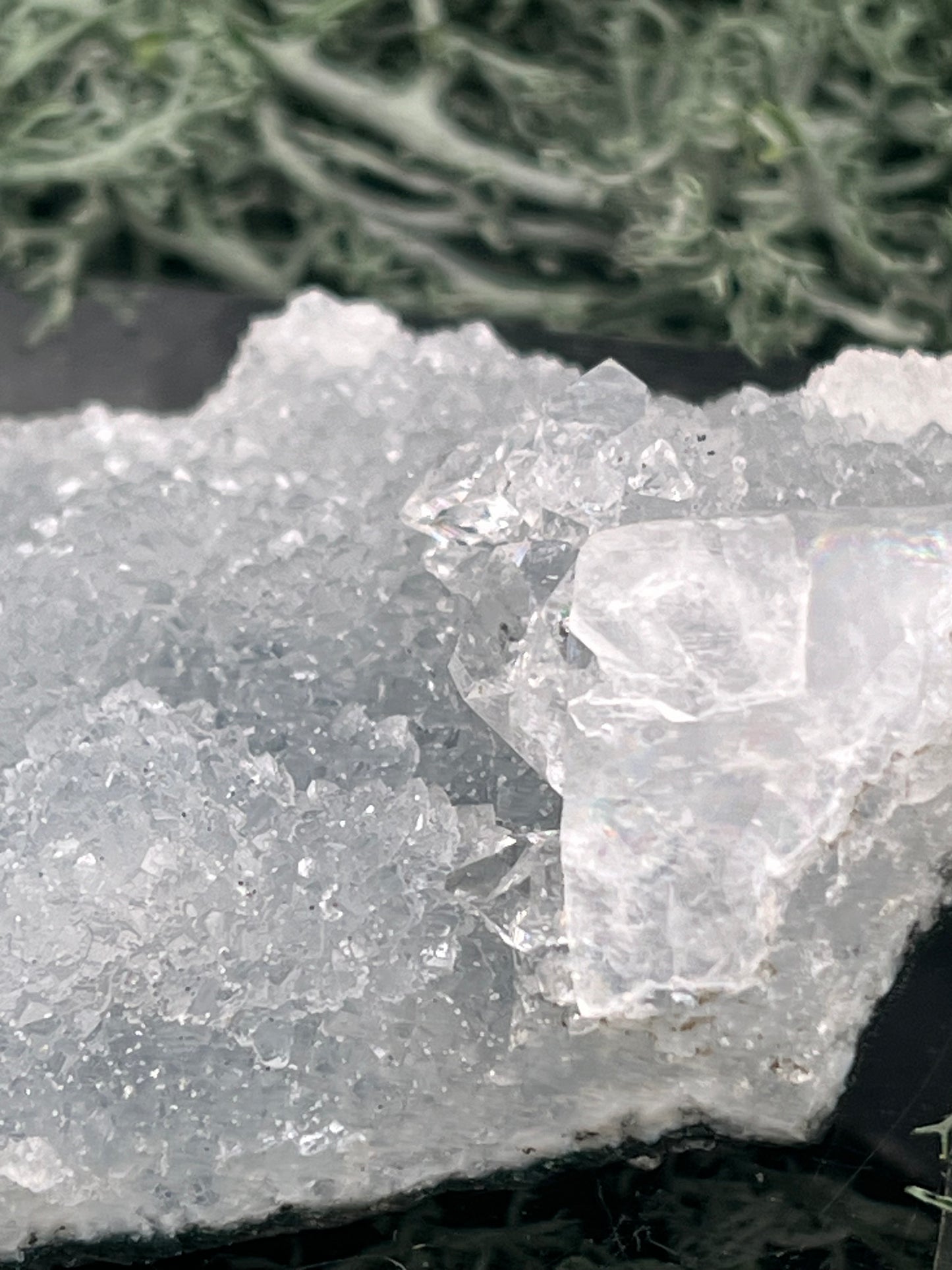 Apophyllit Stufe aus Indien (37g) - schöne grosse Kristalle zusammen mit Sugar Crystals