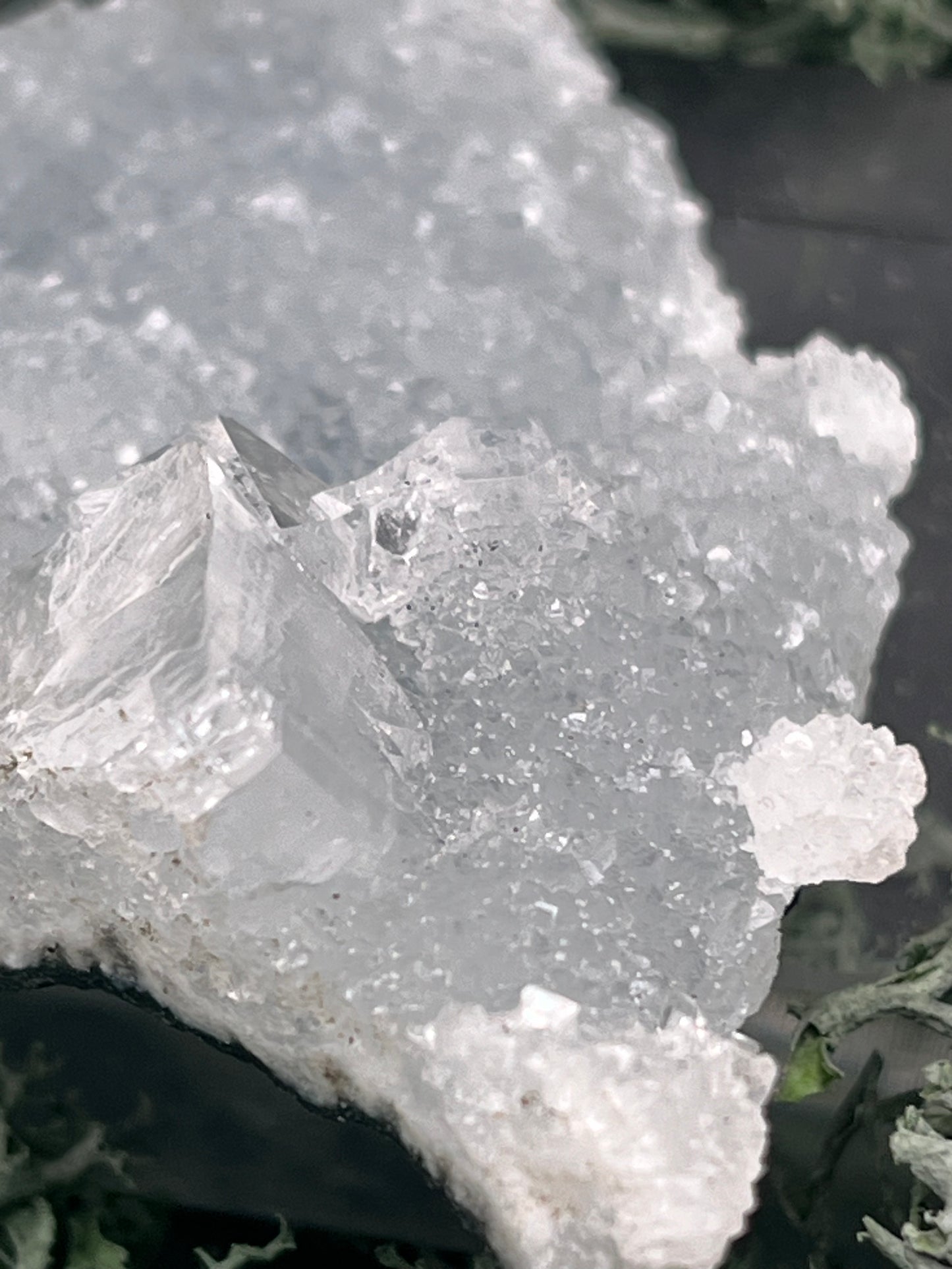 Apophyllit Stufe aus Indien (37g) - schöne grosse Kristalle zusammen mit Sugar Crystals