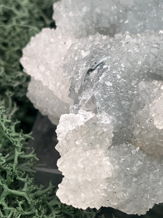 Apophyllit Stufe aus Indien (98g) - schöne grosse Kristalle zusammen mit Sugar Crystals