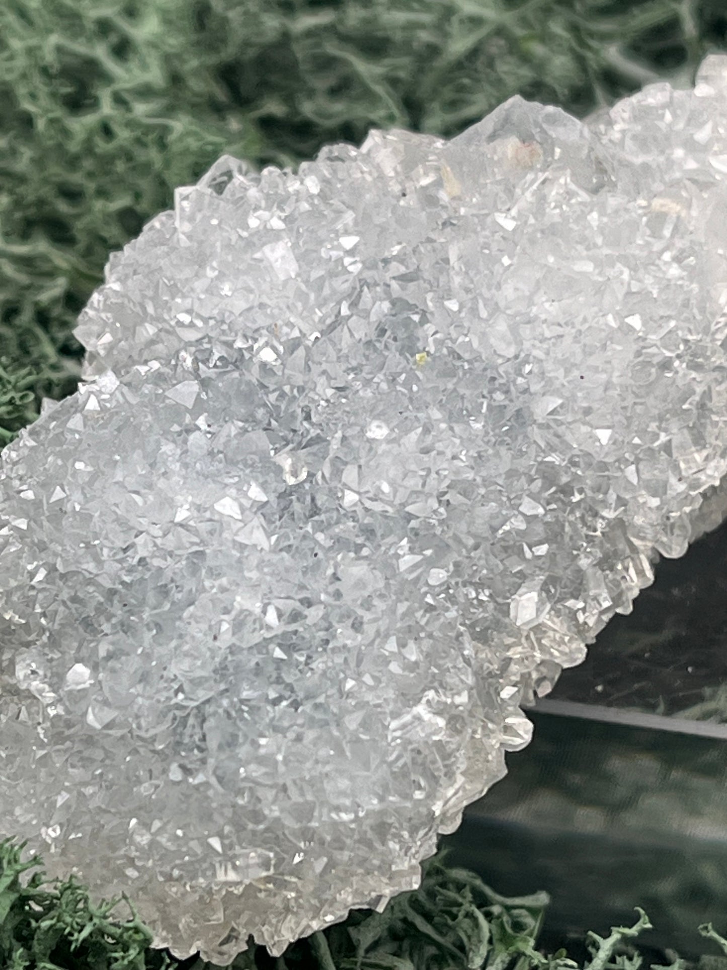 Apophyllit Stufe aus Indien (102g) - schöne grosse Kristalle zusammen mit Sugar Crystals