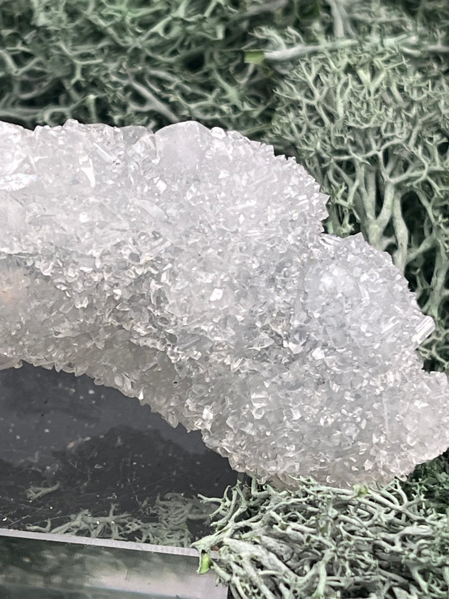 Apophyllit Stufe aus Indien (102g) - schöne grosse Kristalle zusammen mit Sugar Crystals