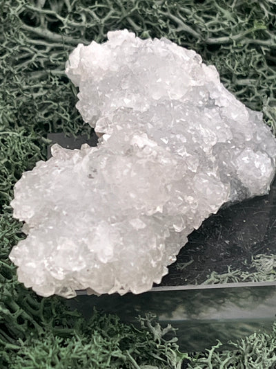 Apophyllit Stufe aus Indien (91g) - schöne grosse Kristalle zusammen mit Sugar Crystals - crystal paradise