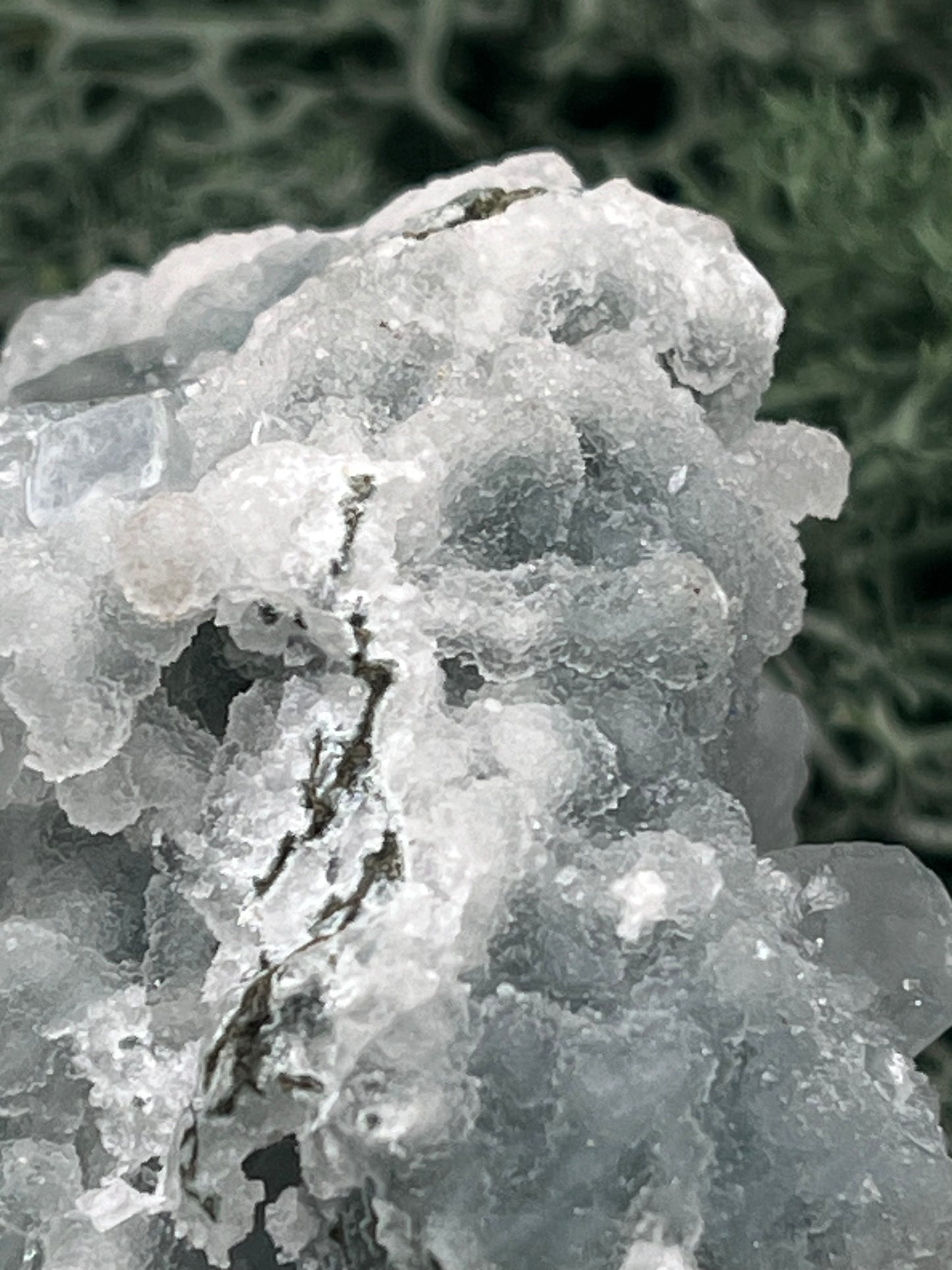 Apophyllit Stufe aus Indien (133g) - schöne Kristalle mit Sugar Crystals auf allen Seiten