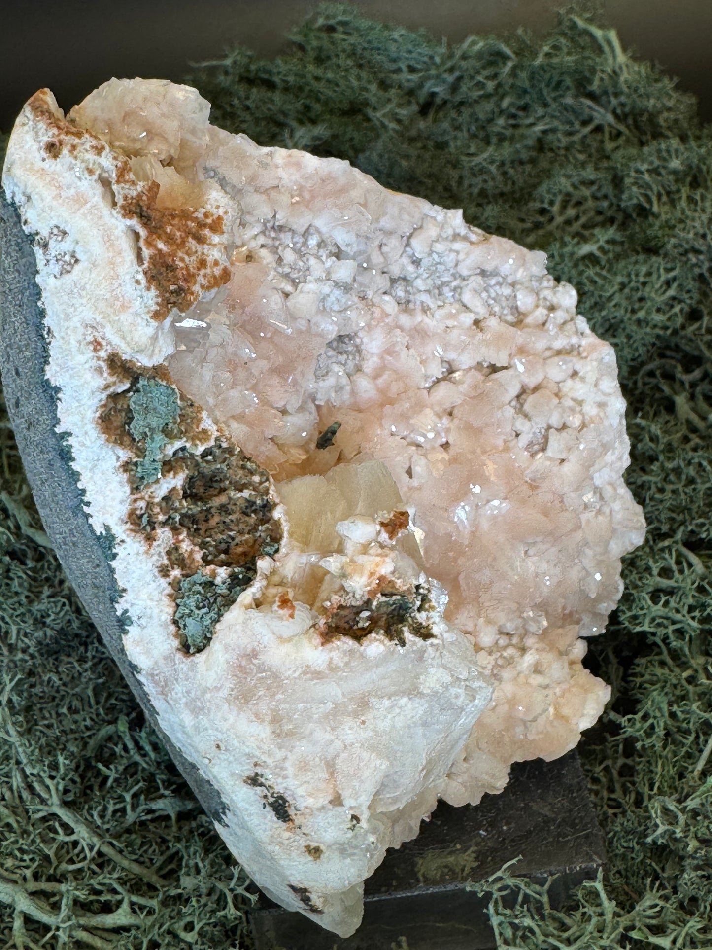 Heulandit / Euzeolit Geoden aus Maharashtra, Nashik pune, Indien (475g)