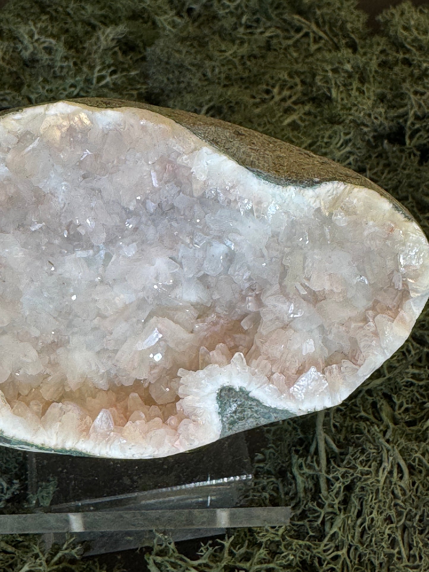 Heulandit / Euzeolit Geode aus Maharashtra, Nashik pune, Indien (380g)