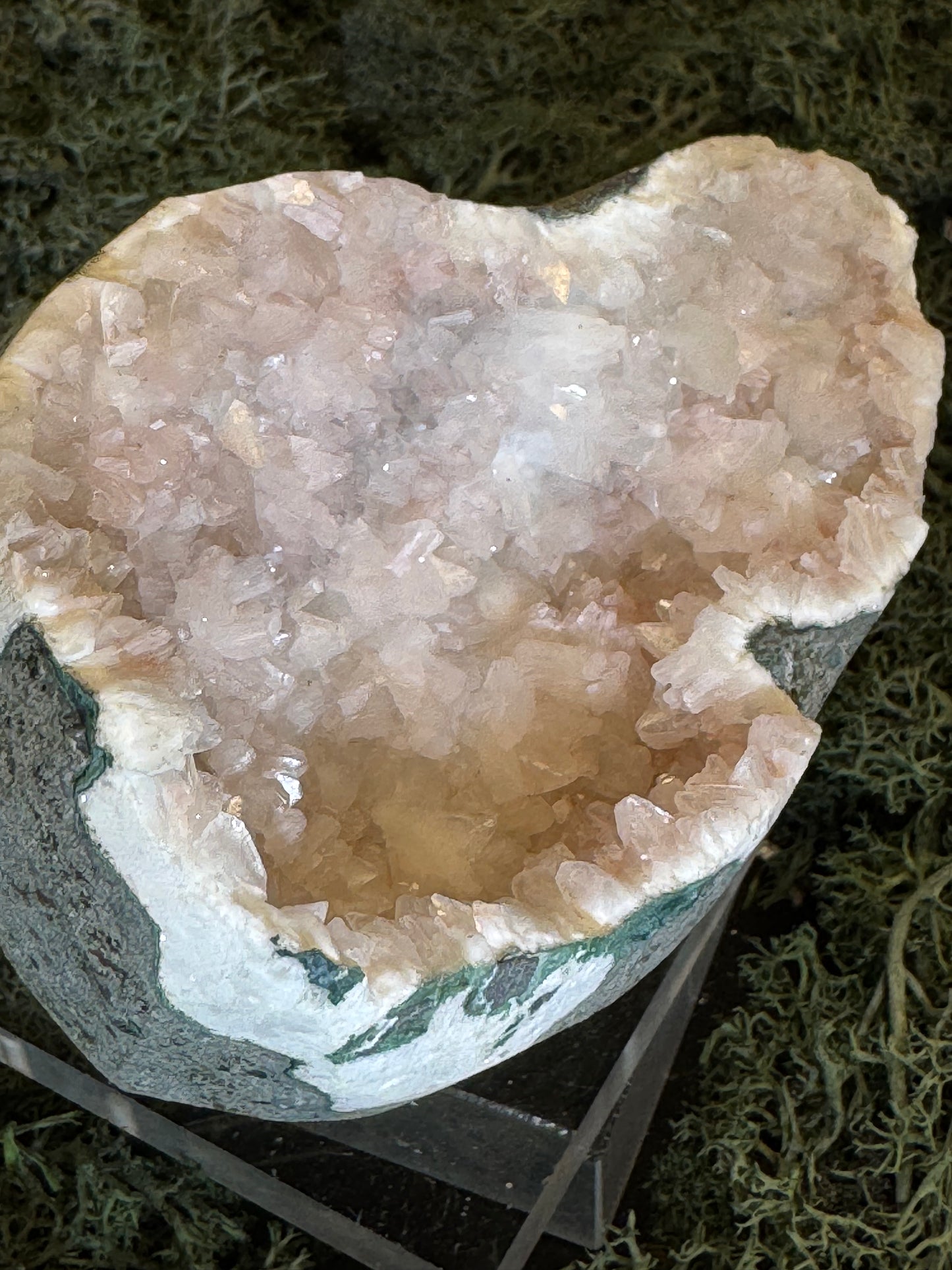 Heulandit / Euzeolit Geode aus Maharashtra, Nashik pune, Indien (380g)