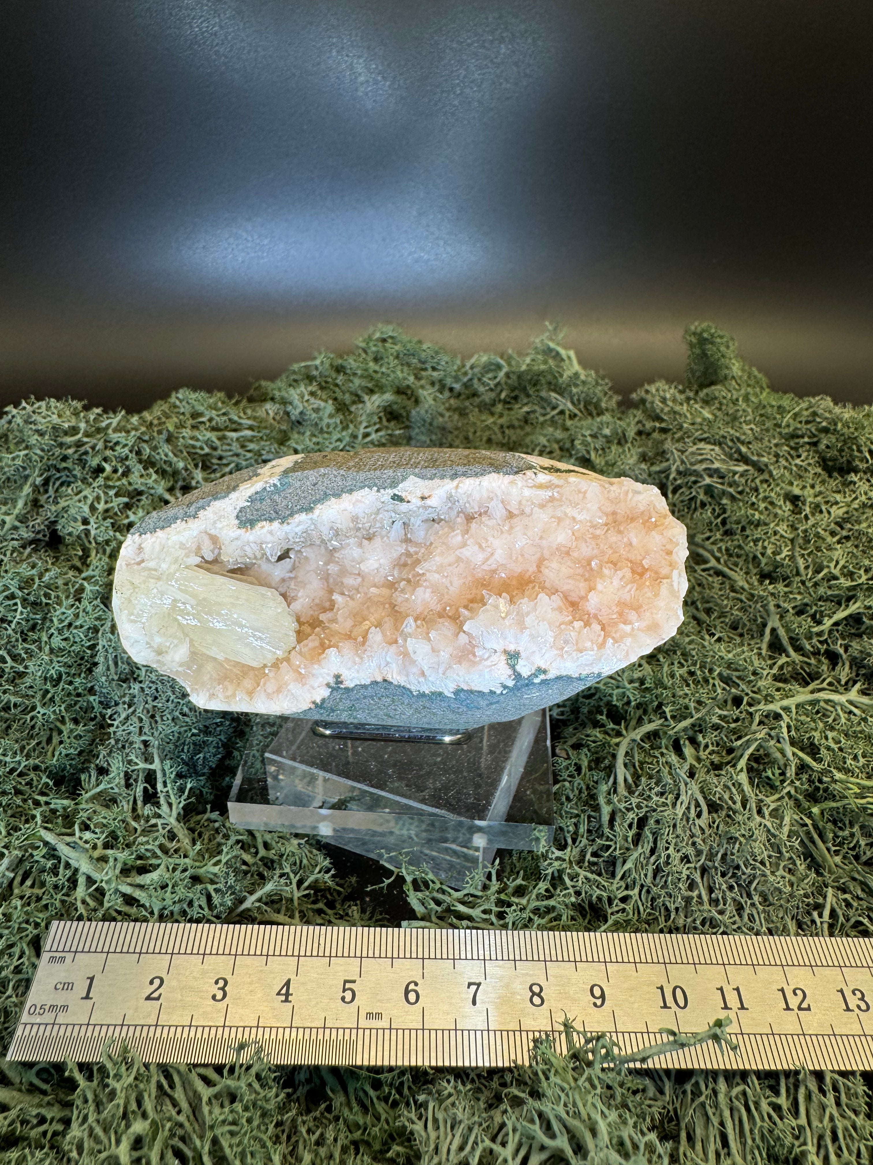 Heulandit / Euzeolit Geode mit Stilbit aus Maharashtra, Nashik pune, Indien (285g) - crystal paradise