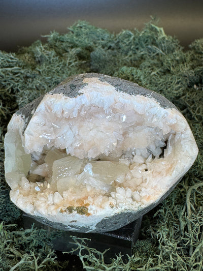 Heulandit / Euzeolit Geode mit Stilbit aus Maharashtra, Nashik pune, Indien (335g)