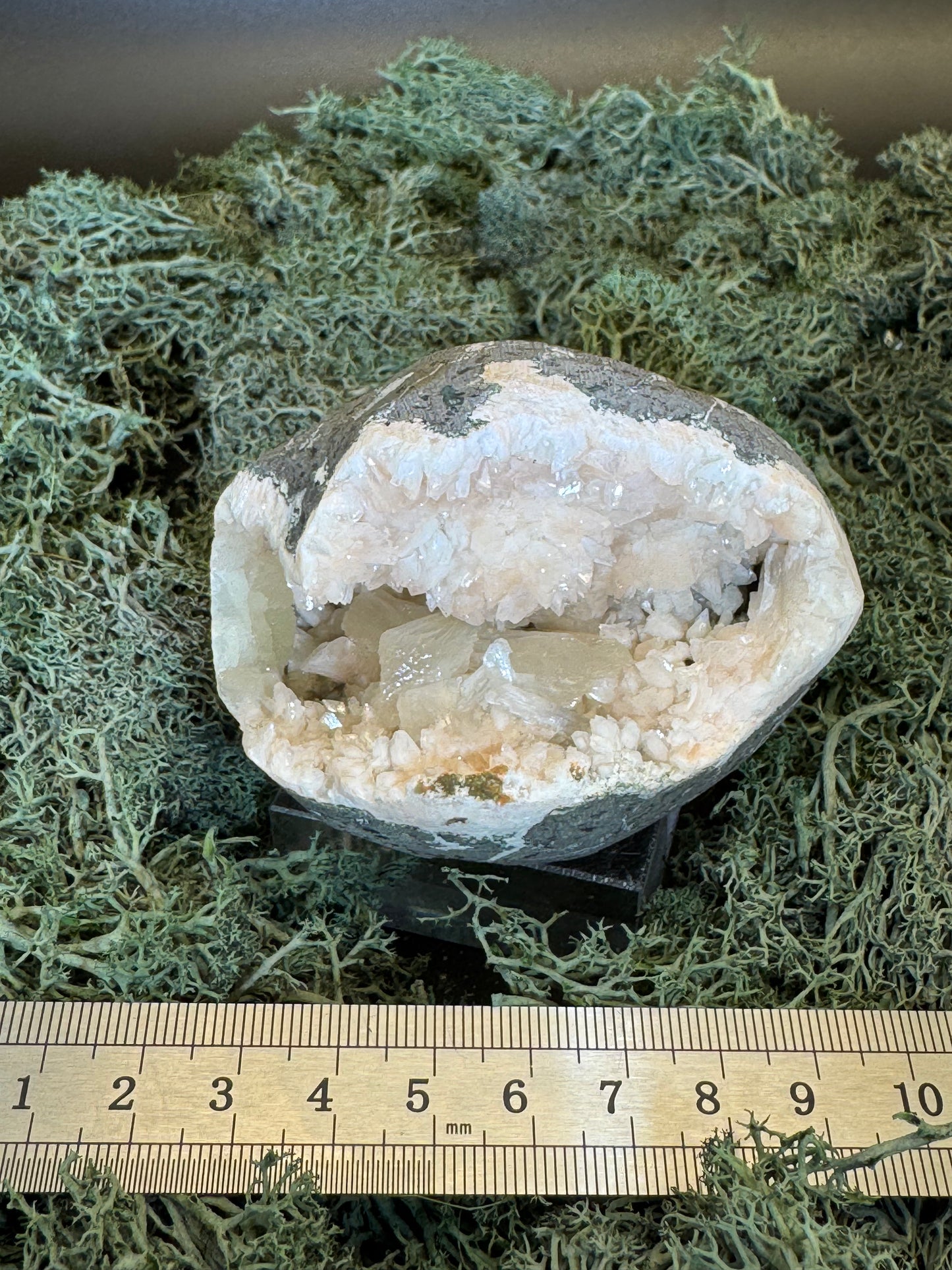 Heulandit / Euzeolit Geode mit Stilbit aus Maharashtra, Nashik pune, Indien (335g)