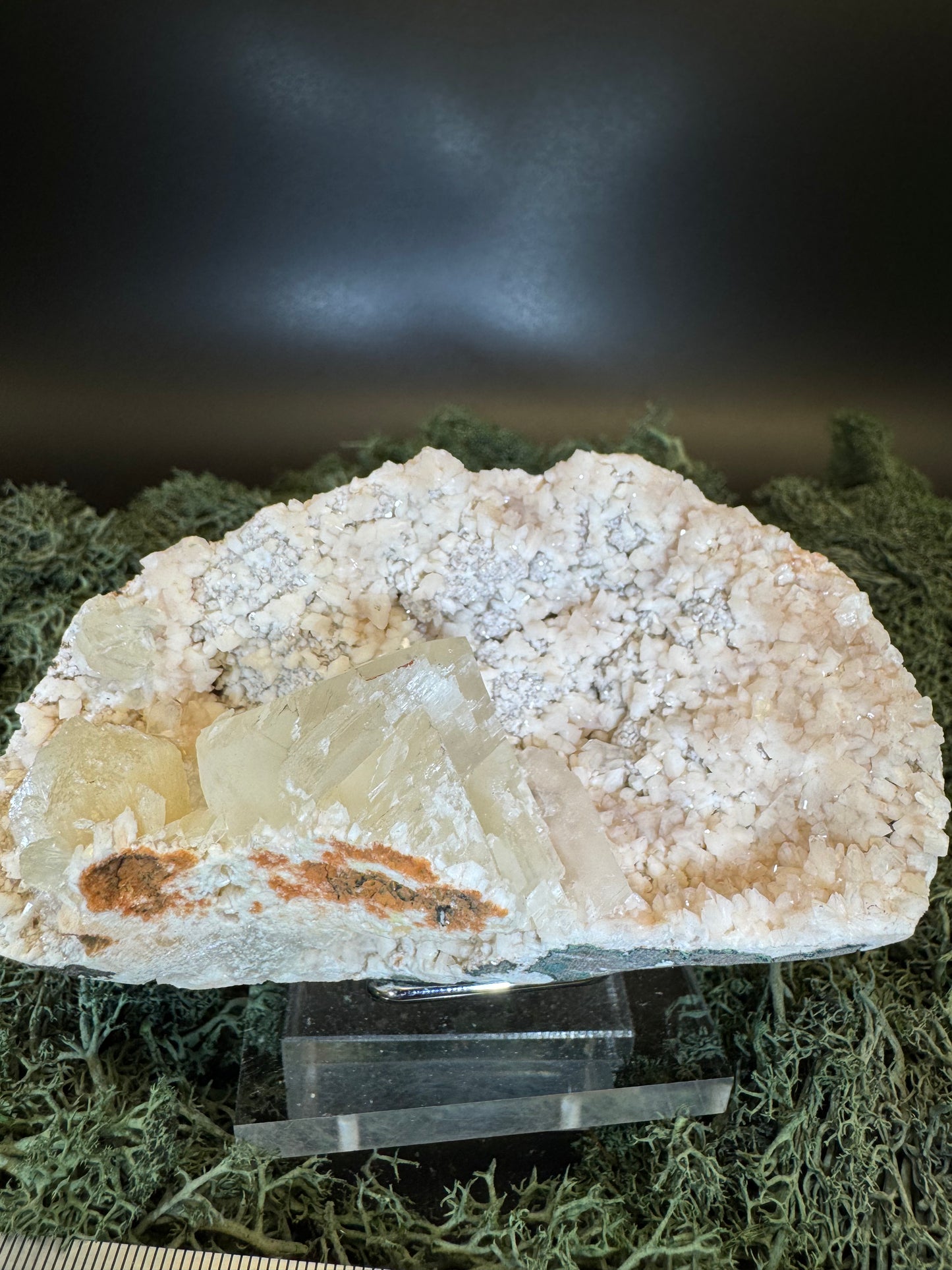 Heulandit / Euzeolit Geode mit Apophylilt aus Maharashtra, Nashik pune, Indien (319g)