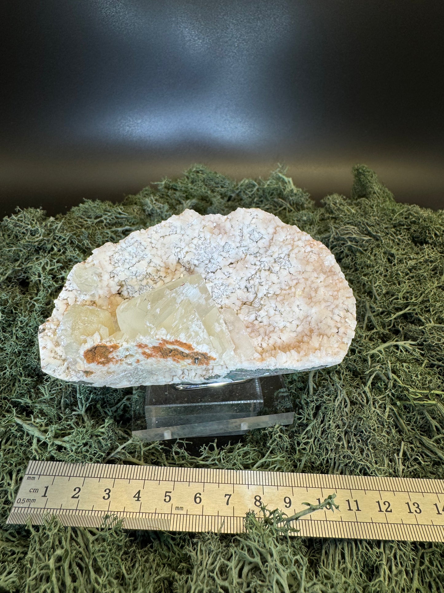 Heulandit / Euzeolit Geode mit Apophylilt aus Maharashtra, Nashik pune, Indien (319g)