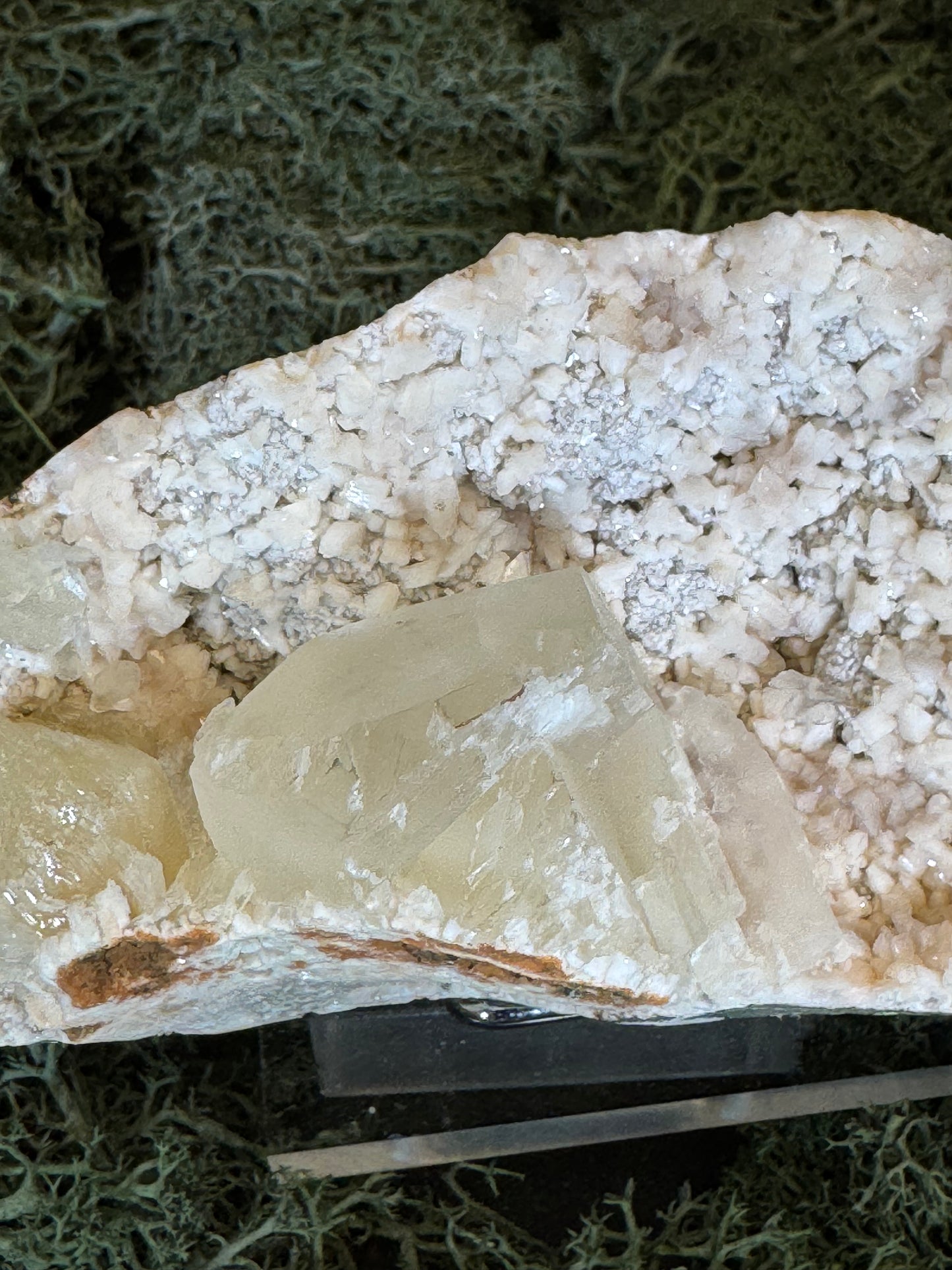 Heulandit / Euzeolit Geode mit Apophylilt aus Maharashtra, Nashik pune, Indien (319g)