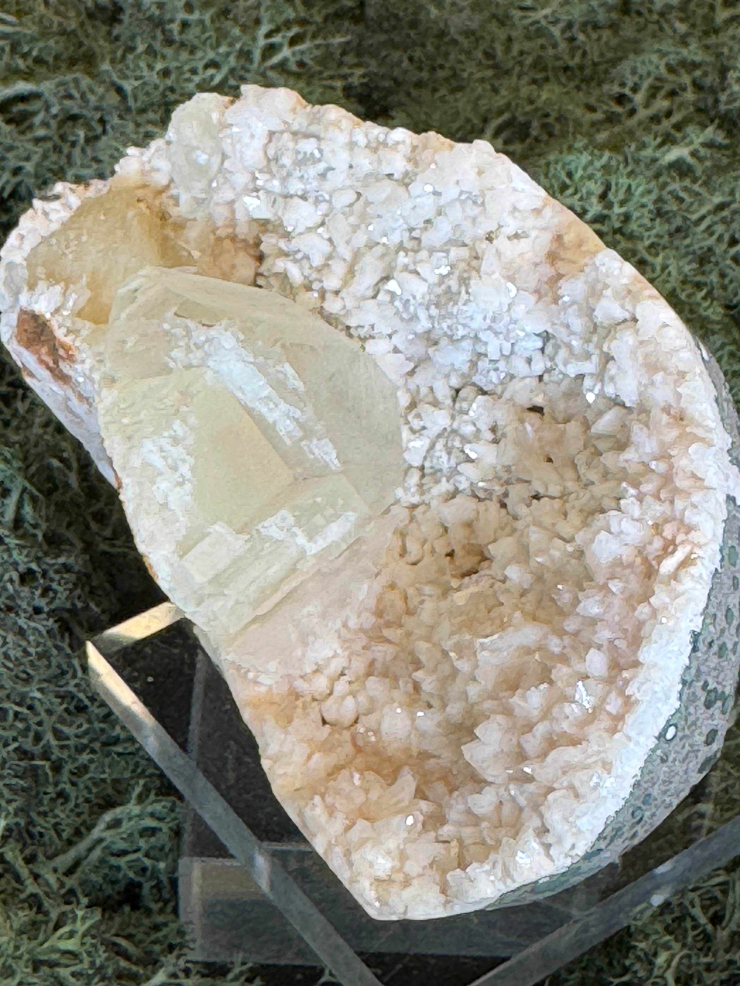 Heulandit / Euzeolit Geode mit Apophylilt aus Maharashtra, Nashik pune, Indien (319g) - crystal paradise
