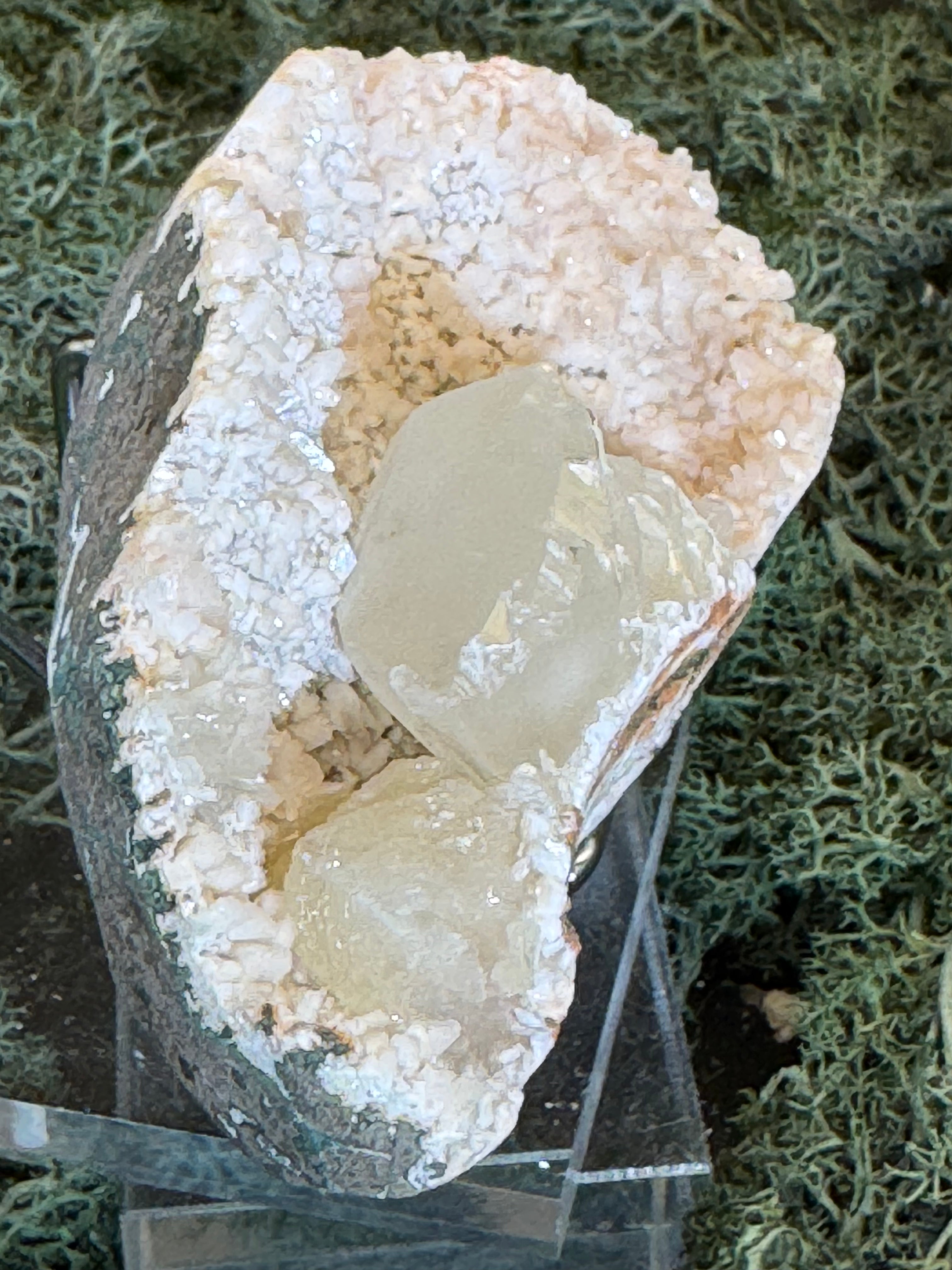 Heulandit / Euzeolit Geode mit Apophylilt aus Maharashtra, Nashik pune, Indien (319g) - crystal paradise