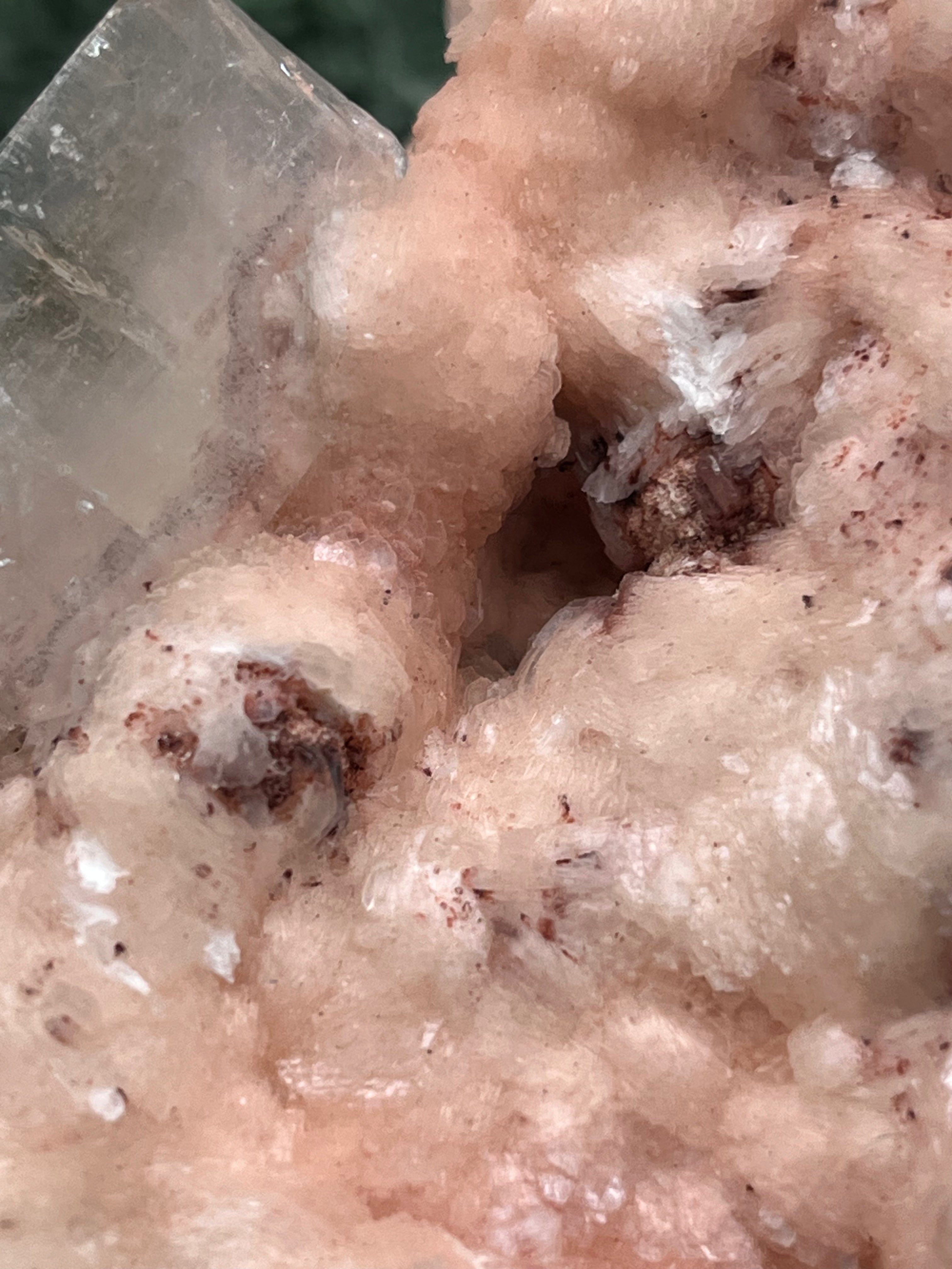 Apophyllit Stilbit Cluster aus Indien (375g)- große Würfelkristalle und rosa Stilbitüberzug - crystal paradise