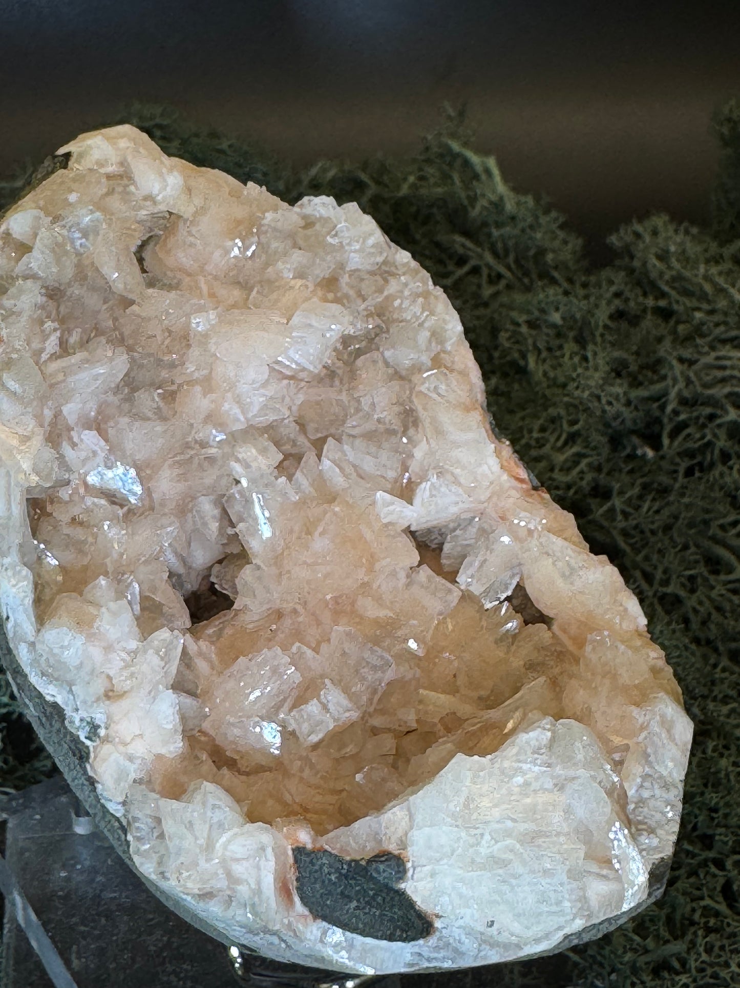 Heulandit / Euzeolit Geode aus Maharashtra, Nashik pune, Indien (387g)