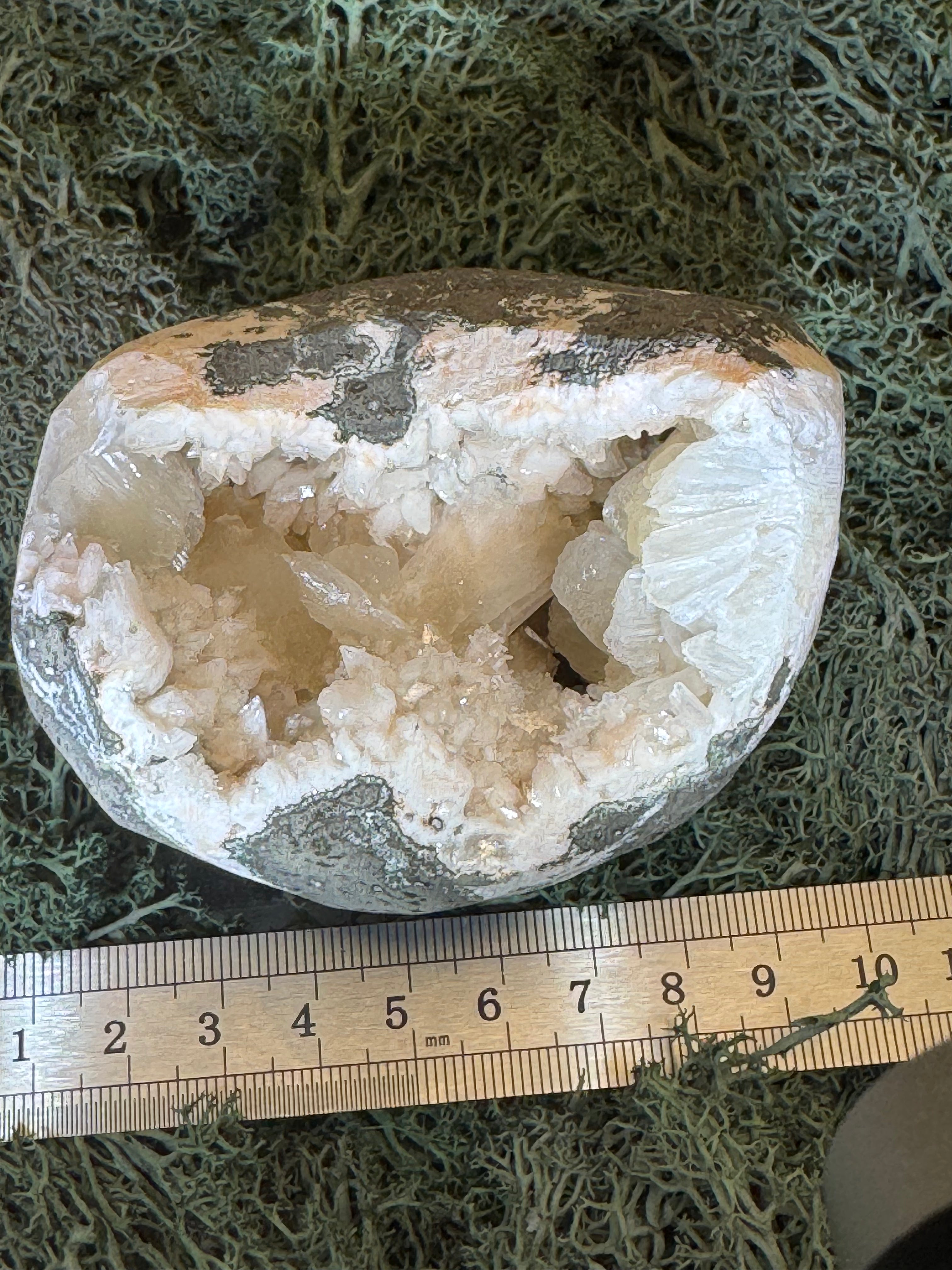 Heulandit / Euzeolit Geode mit Stilbit aus Maharashtra, Nashik pune, Indien (440g) - crystal paradise