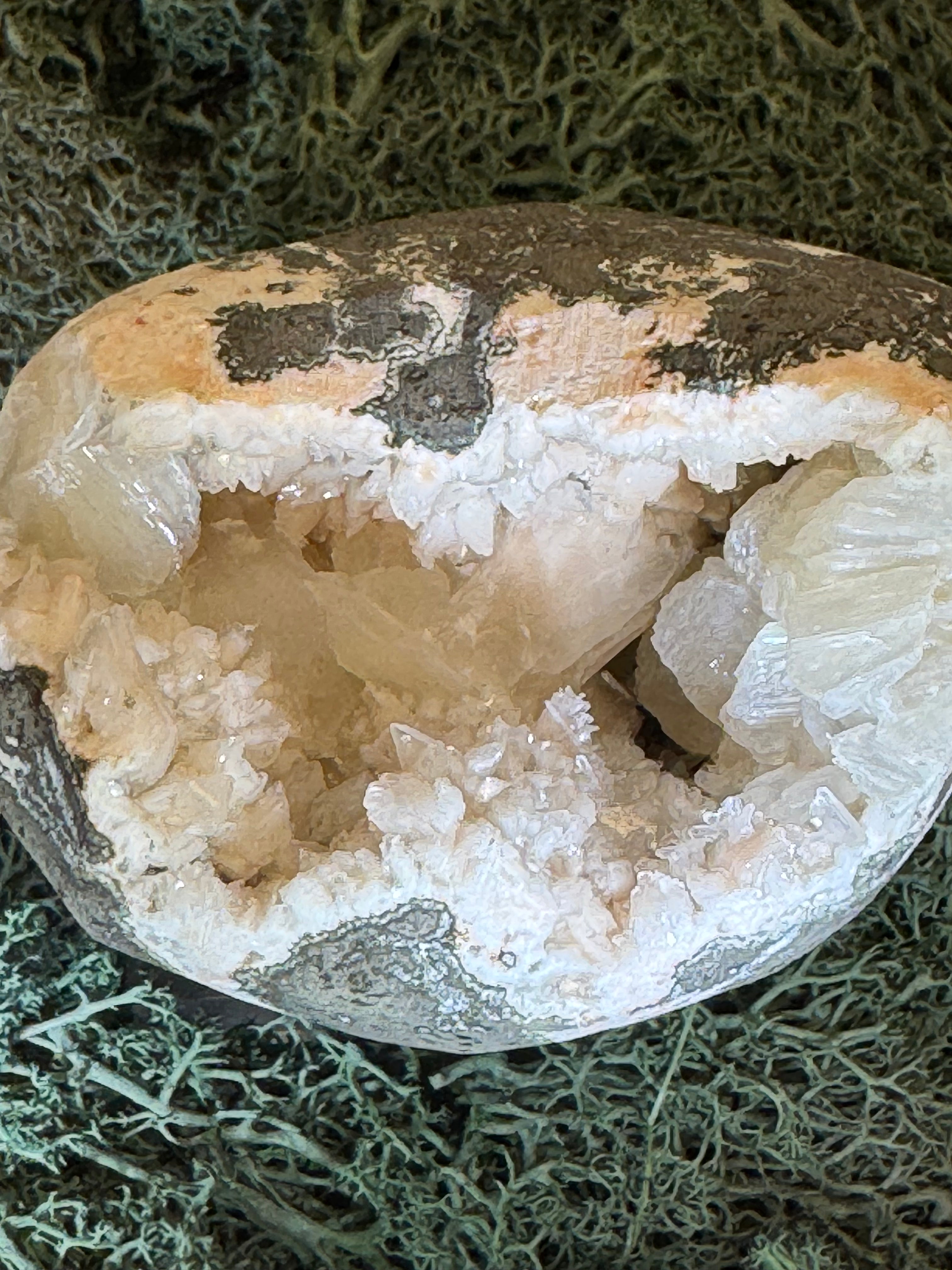 Heulandit / Euzeolit Geode mit Stilbit aus Maharashtra, Nashik pune, Indien (440g) - crystal paradise