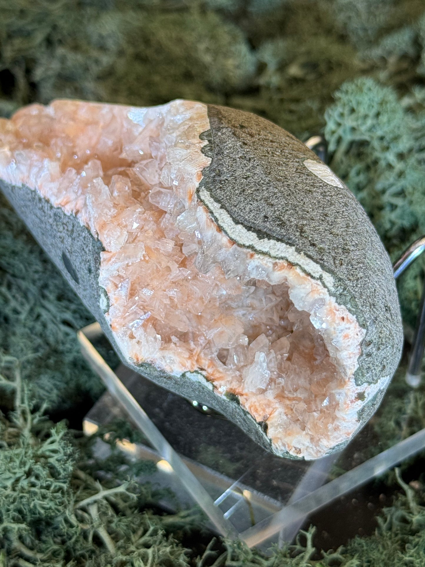 Heulandit / Euzeolit Geode mit Stilbit aus Maharashtra, Nashik pune, Indien (349g)