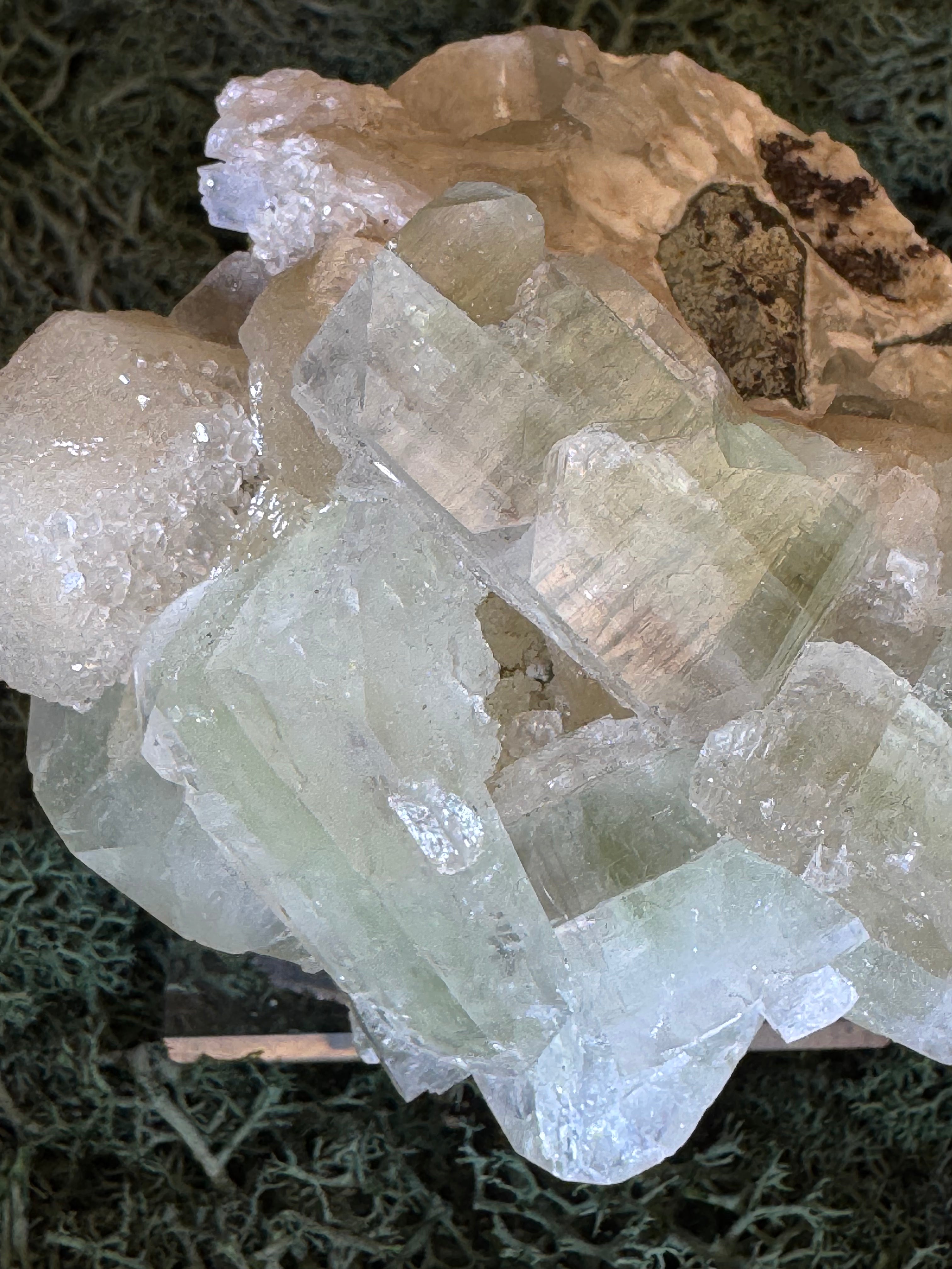 Grüner Apophyllit mit Stilbit Cluster aus Maharashtra, Nashik pune, Indien (348g) - Zuckerstilbit - crystal paradise
