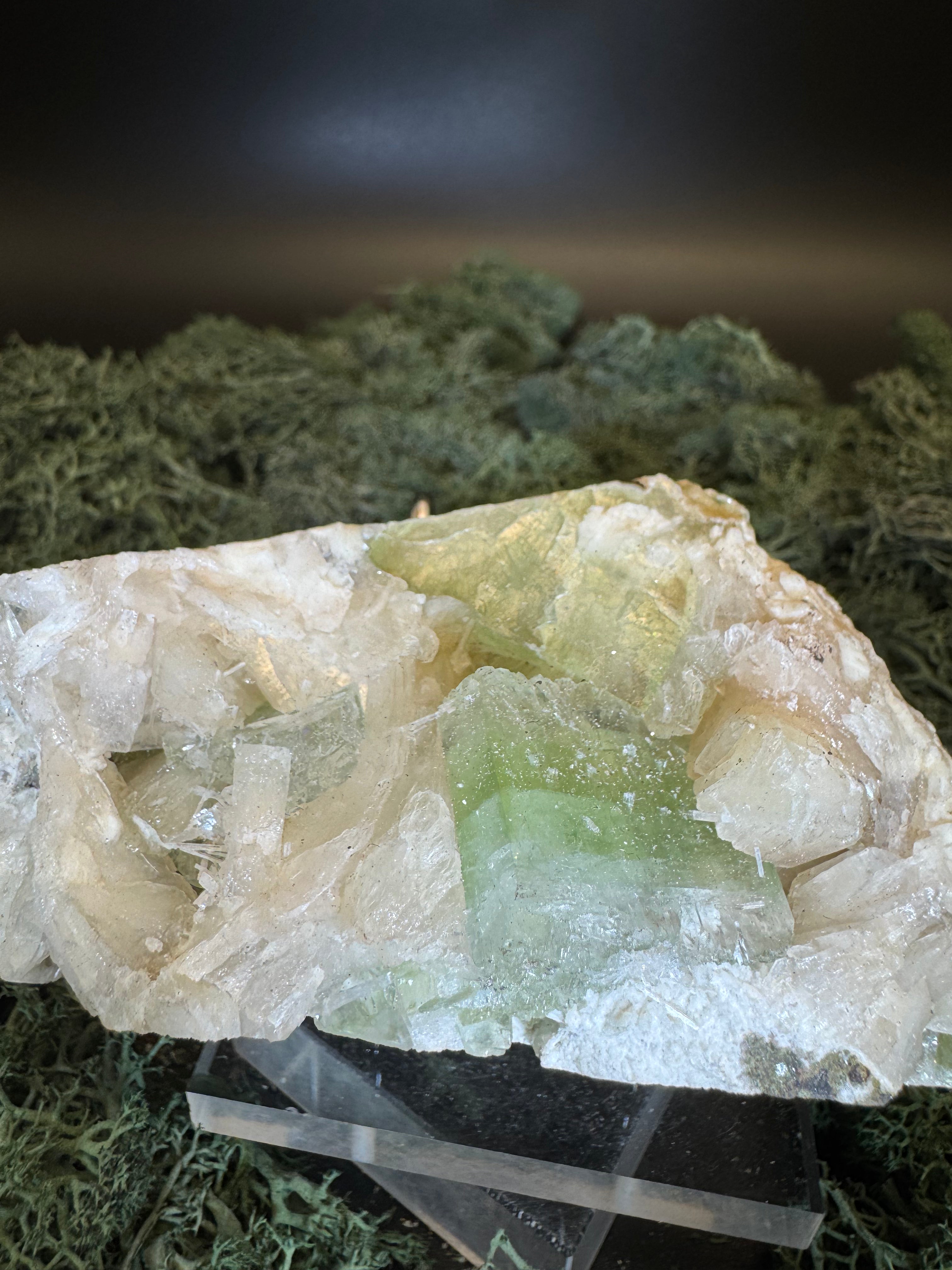 Grüner Apophyllit mit Stilbit Cluster aus Maharashtra, Nashik pune, Indien (196g) - crystal paradise