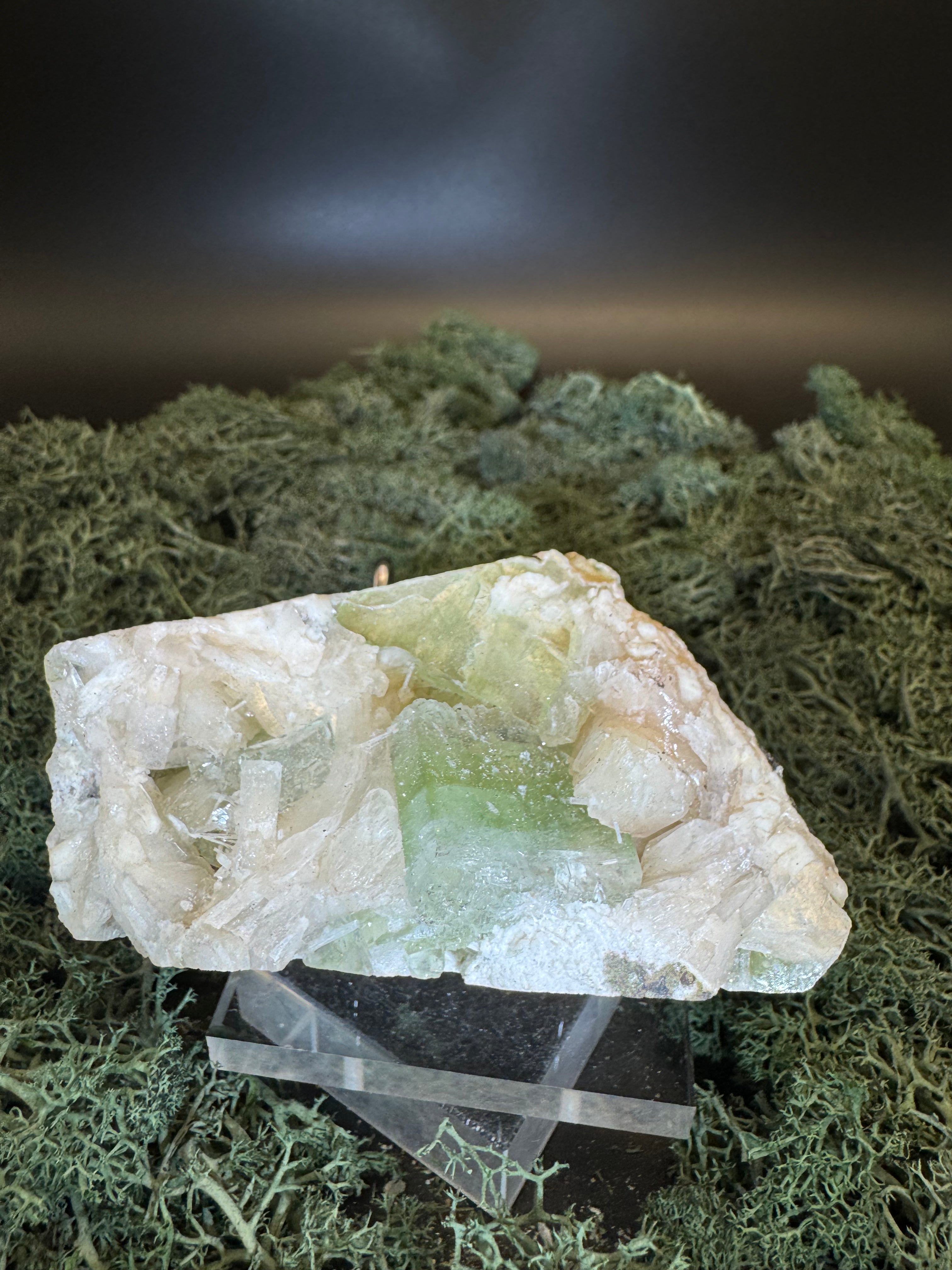 Grüner Apophyllit mit Stilbit Cluster aus Maharashtra, Nashik pune, Indien (196g) - crystal paradise