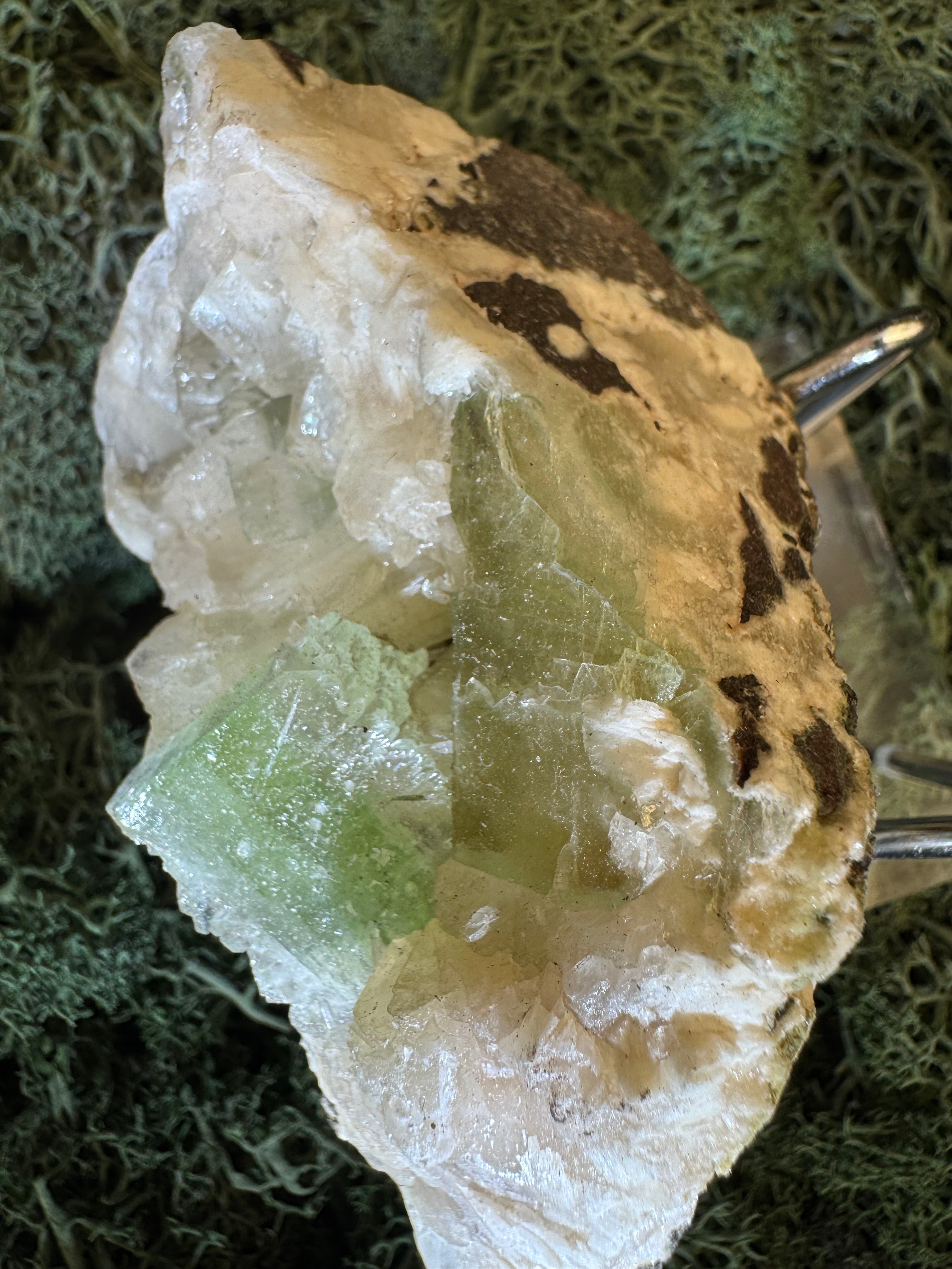 Grüner Apophyllit mit Stilbit Cluster aus Maharashtra, Nashik pune, Indien (196g) - crystal paradise