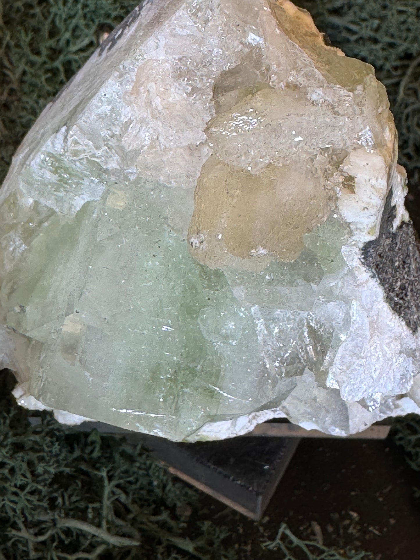 Grüner Apophyllit mit Stilbit Cluster aus Maharashtra, Nashik pune, Indien (219g)